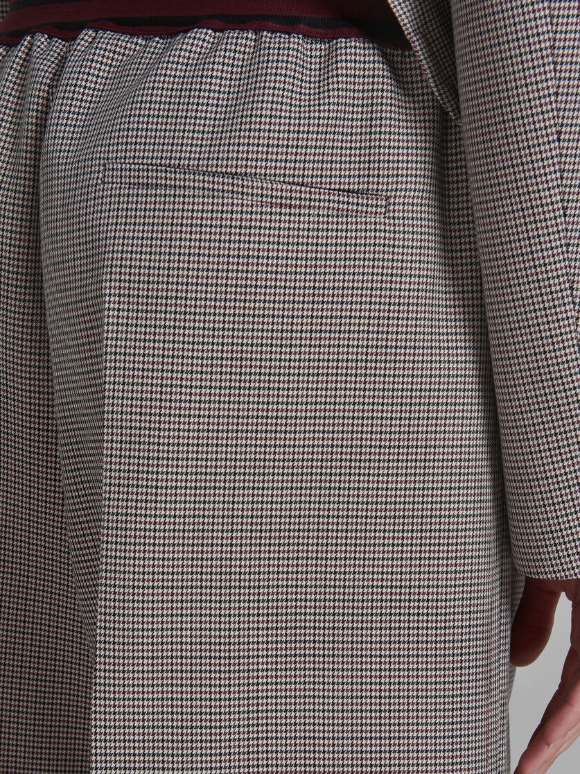 GREY AND RED HOUNDSTOOTH CHECK TROUSERS WITH LOGO WAIST - 5