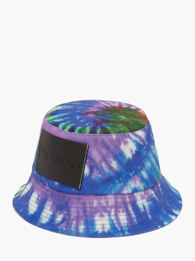 BUCKET HAT 4
