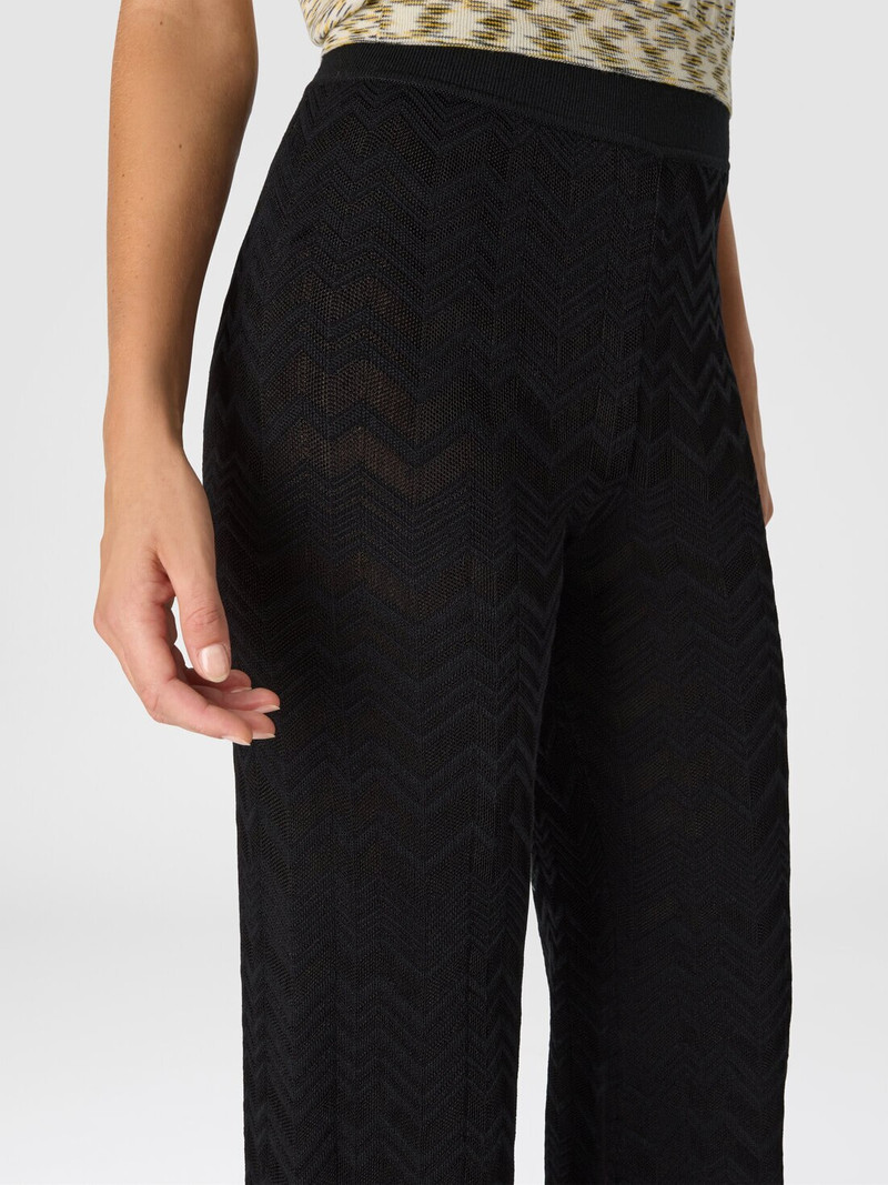 Straight Long Pants in Chevron Pattern 5