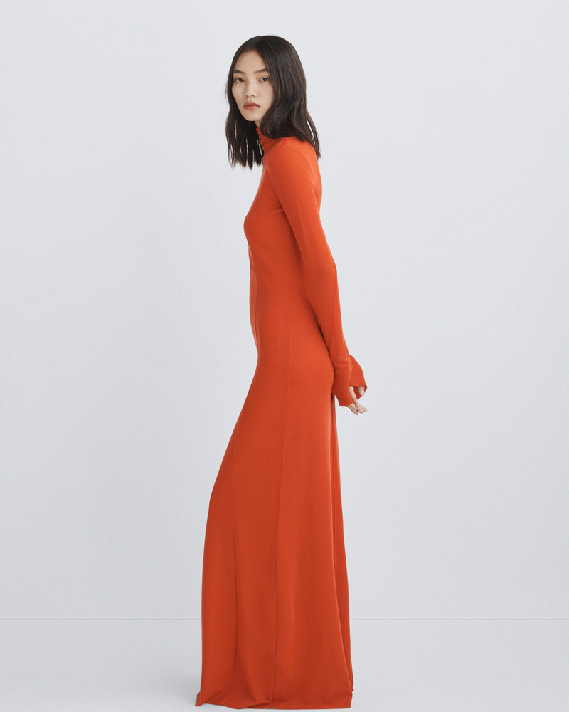 Harlow Wool Turtleneck Dress
Maxi 2