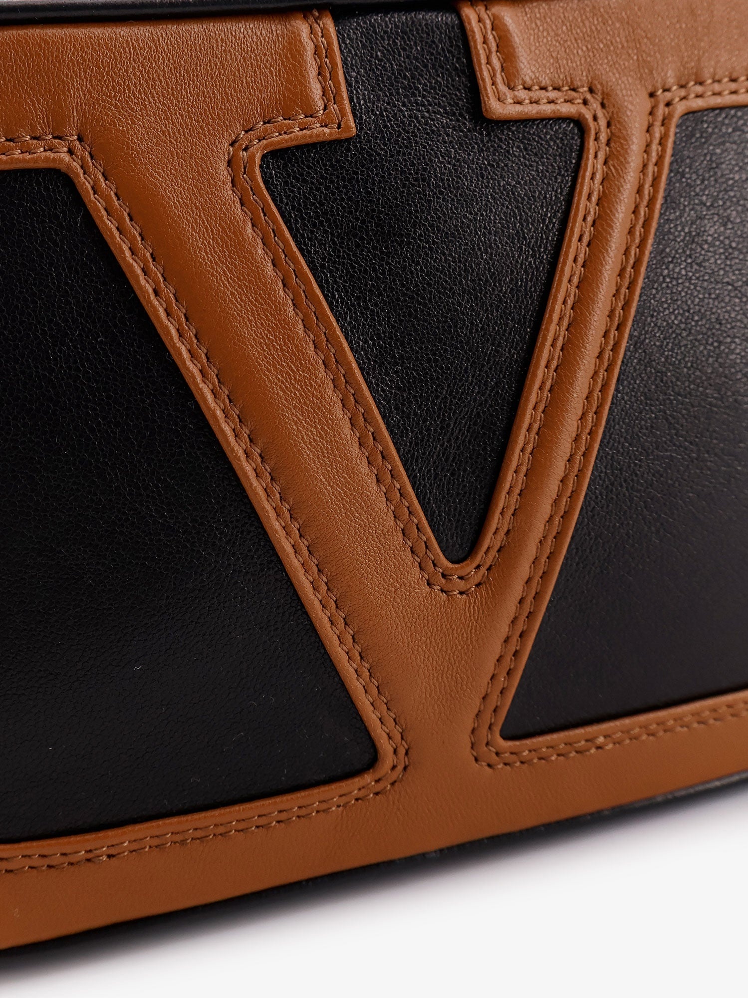 Valentino Garavani Valentino Garavani Viva Superstar Leather Belt Bag - 5