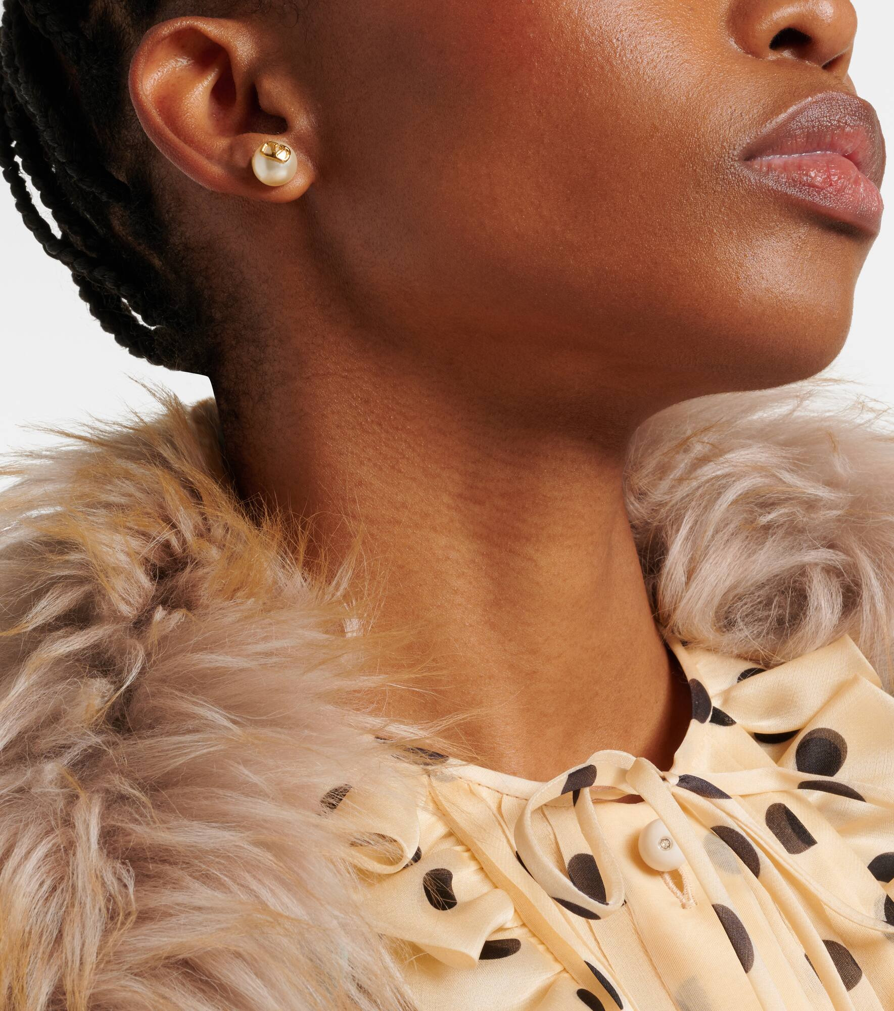 VLogo faux pearl earrings - 6