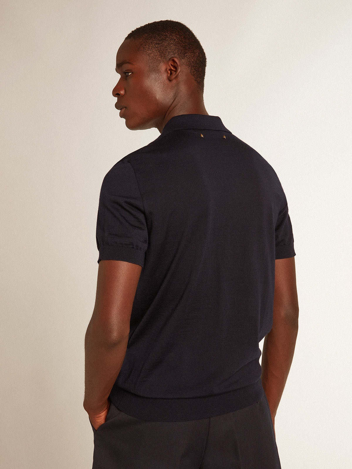 Men’s short-sleeved polo shirt in navy-blue merino wool - 4