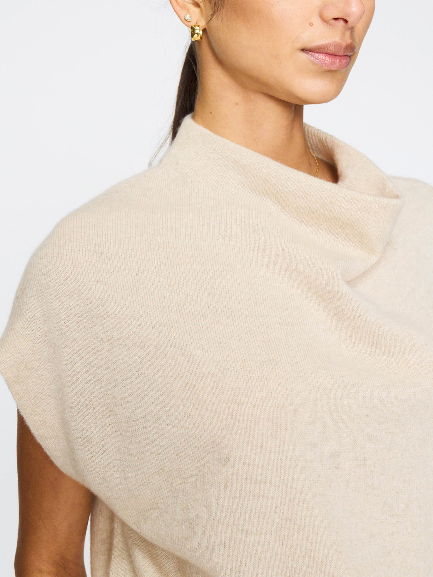 The Morten Funnel Neck Cashmere Top - 5