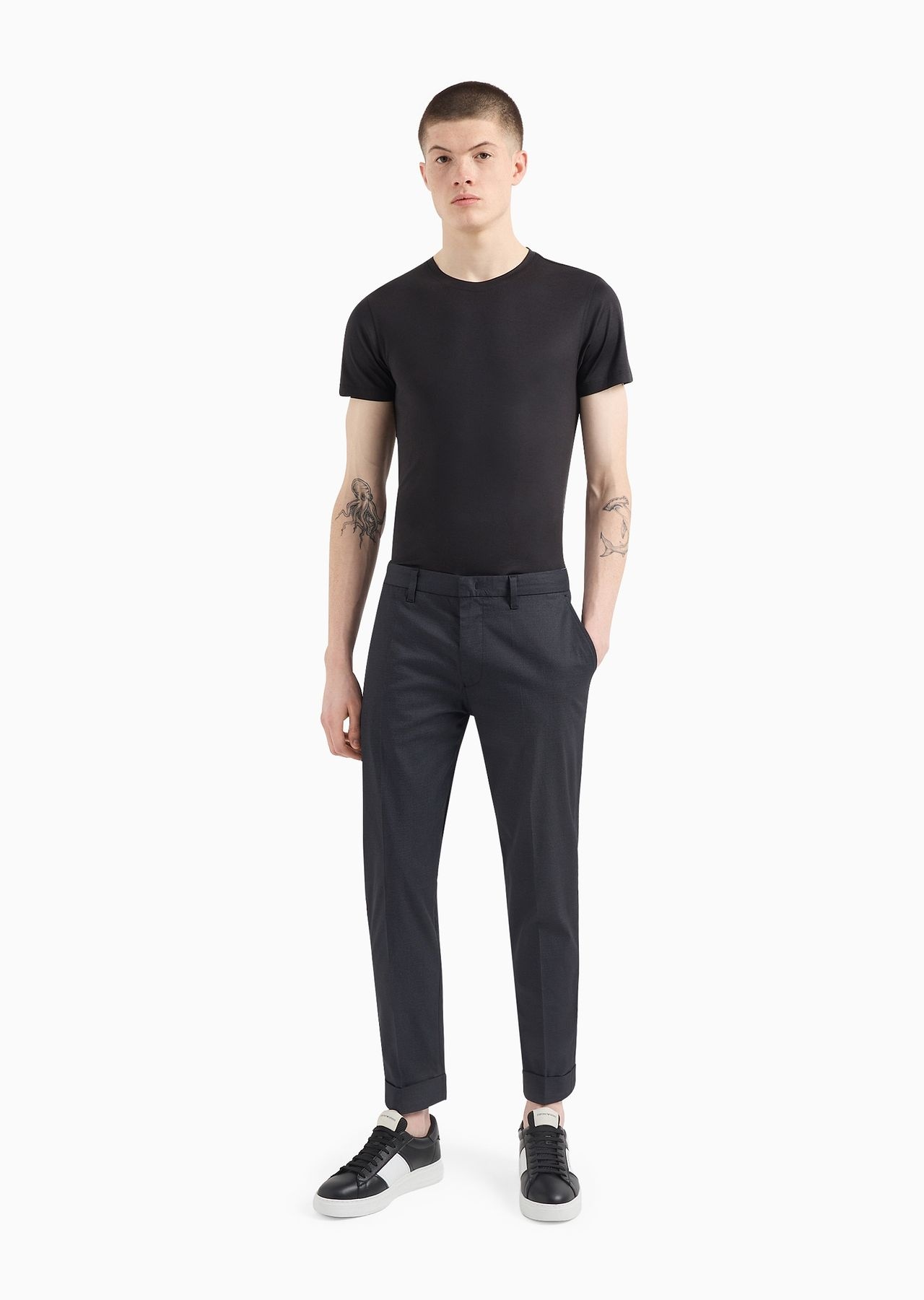 Micro-textured chinos with turn-ups - 4