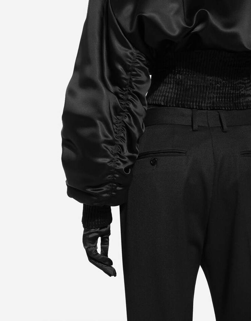 Draped 소매를 가진 짧은 duchesse bomber 재킷 7