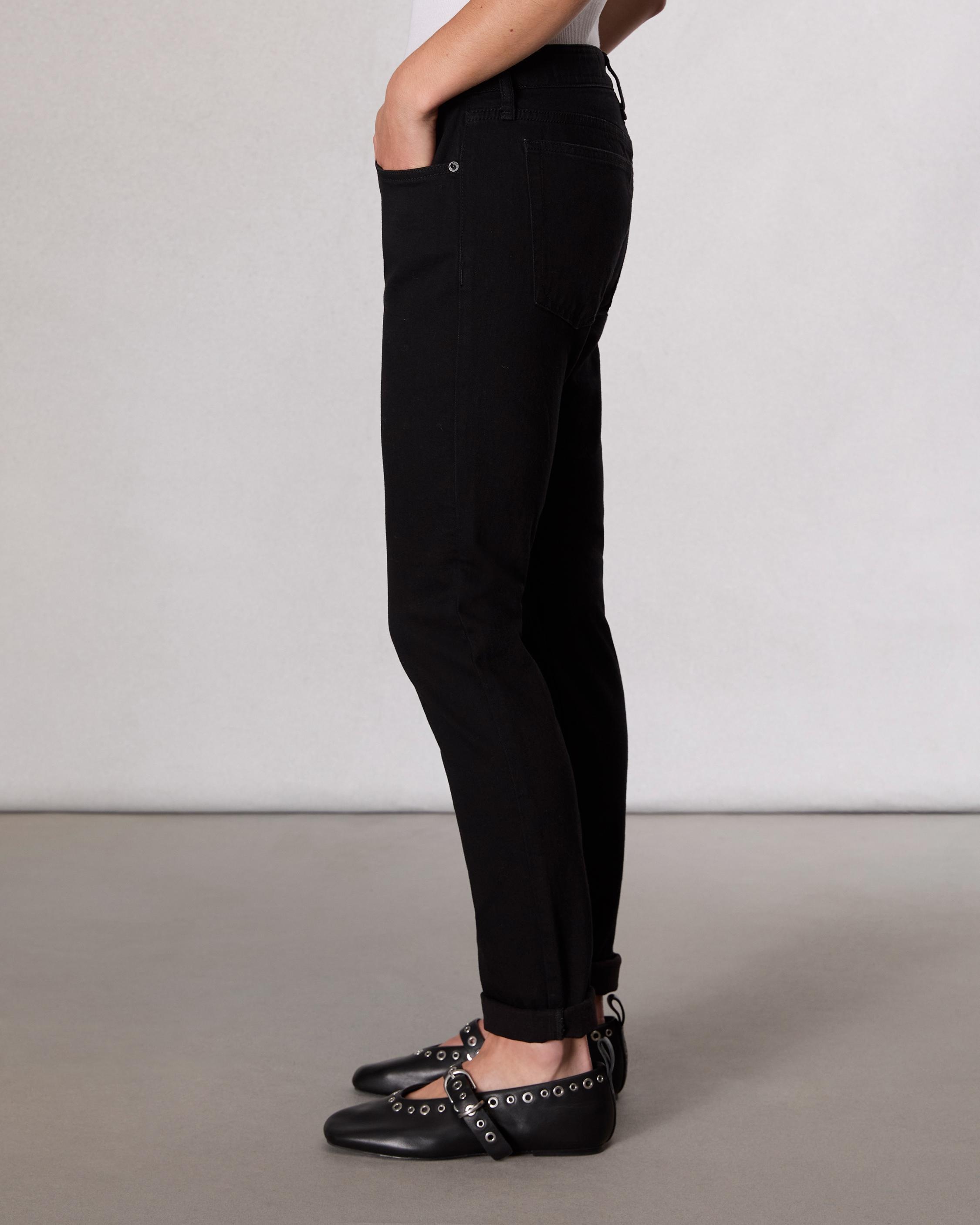 Dre Slim Boyfriend Jean
Vintage Stretch Denim - 4