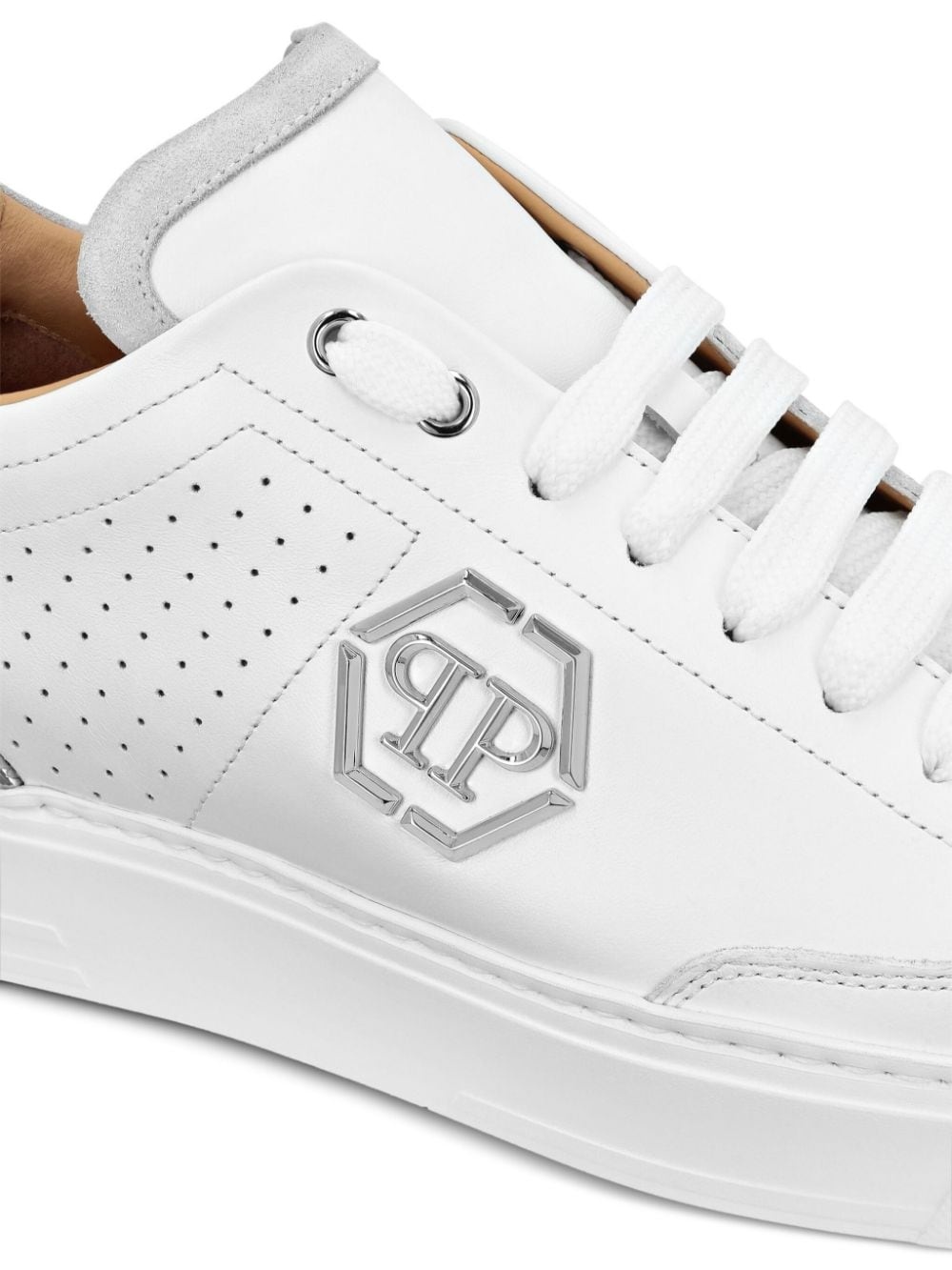 logo-plaque leather sneakers - 3