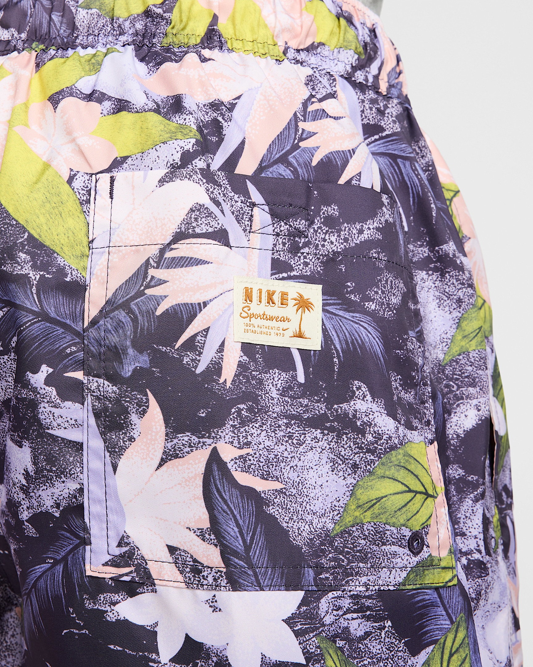 Nike Club Men's Flow Shorts - 6