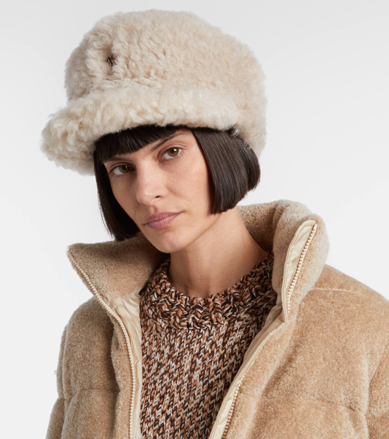 Moncler Logo shearling hat outlook