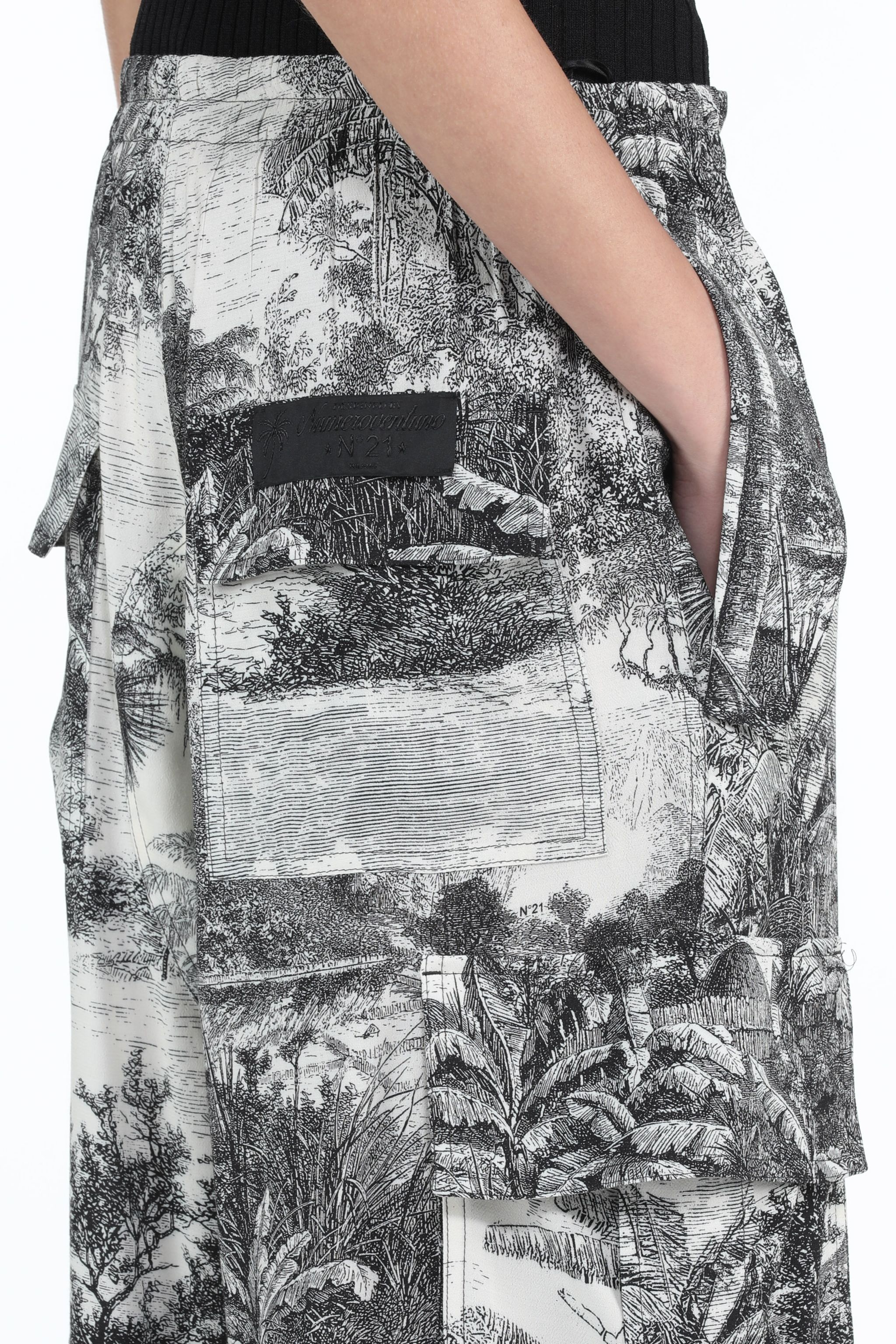 LANDSCAPE-PRINT CARGO TROUSERS - 5