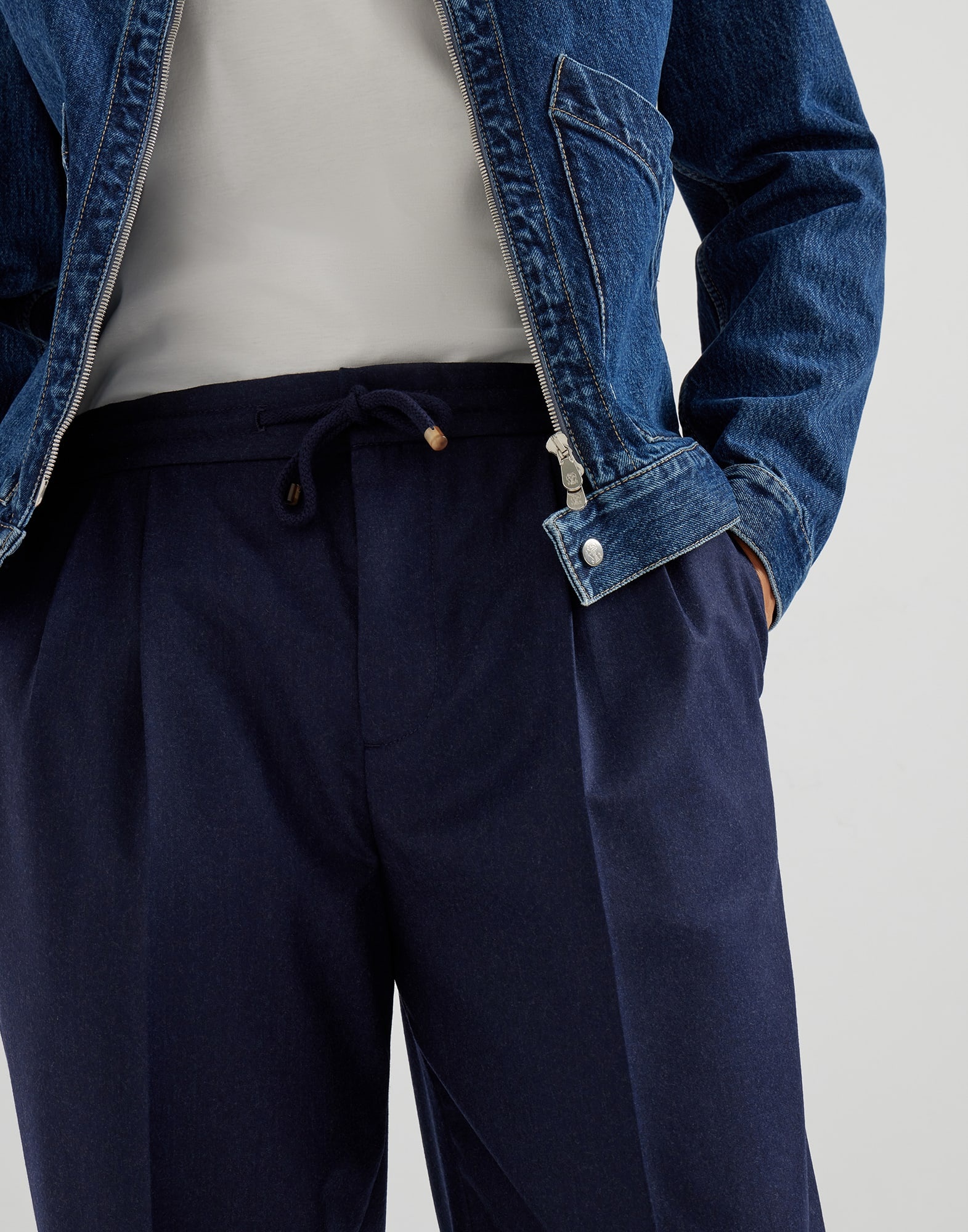 Virgin wool flannel leisure fit trousers with drawstring and double pleats - 3