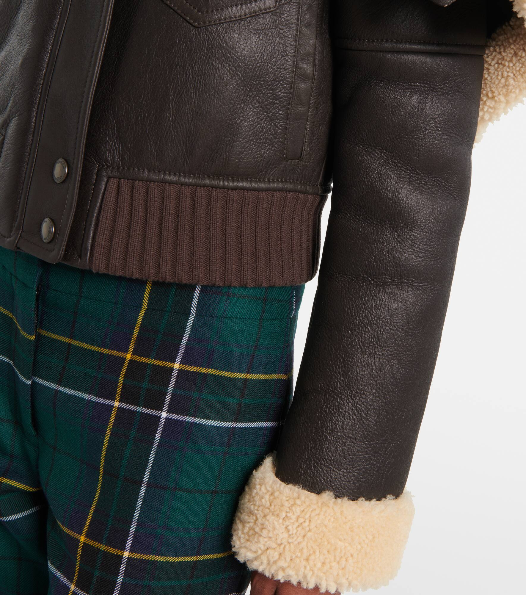 Cropped shearling-trimmed leather jacket - 5