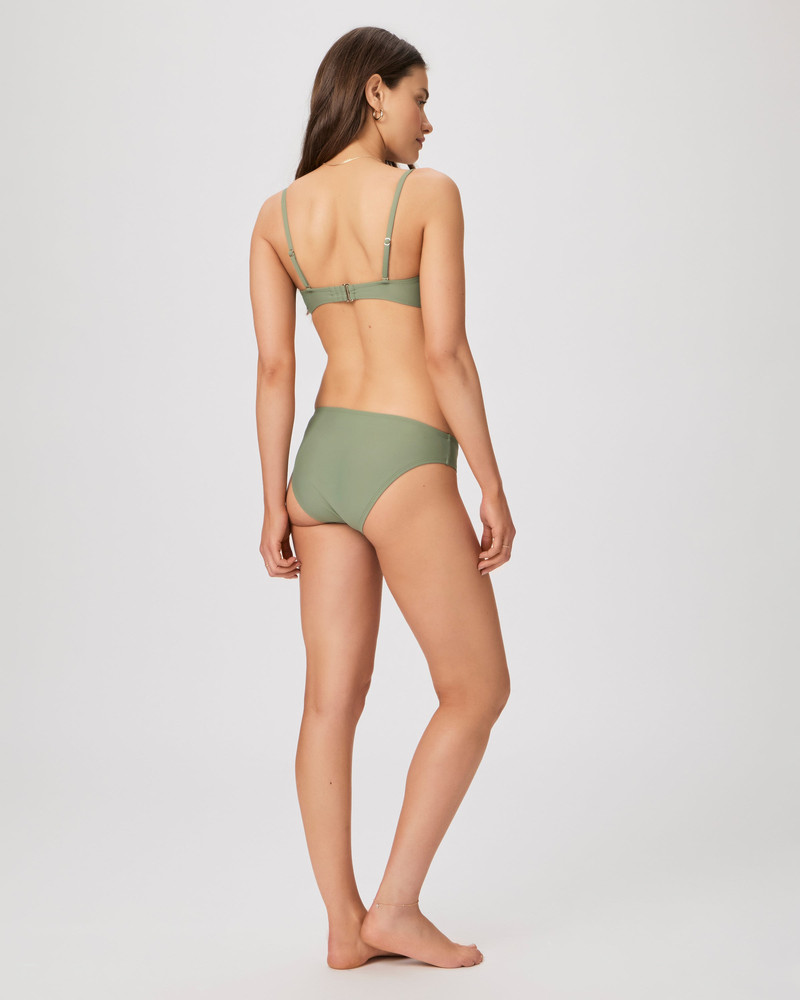 Kerri Bandeau 5