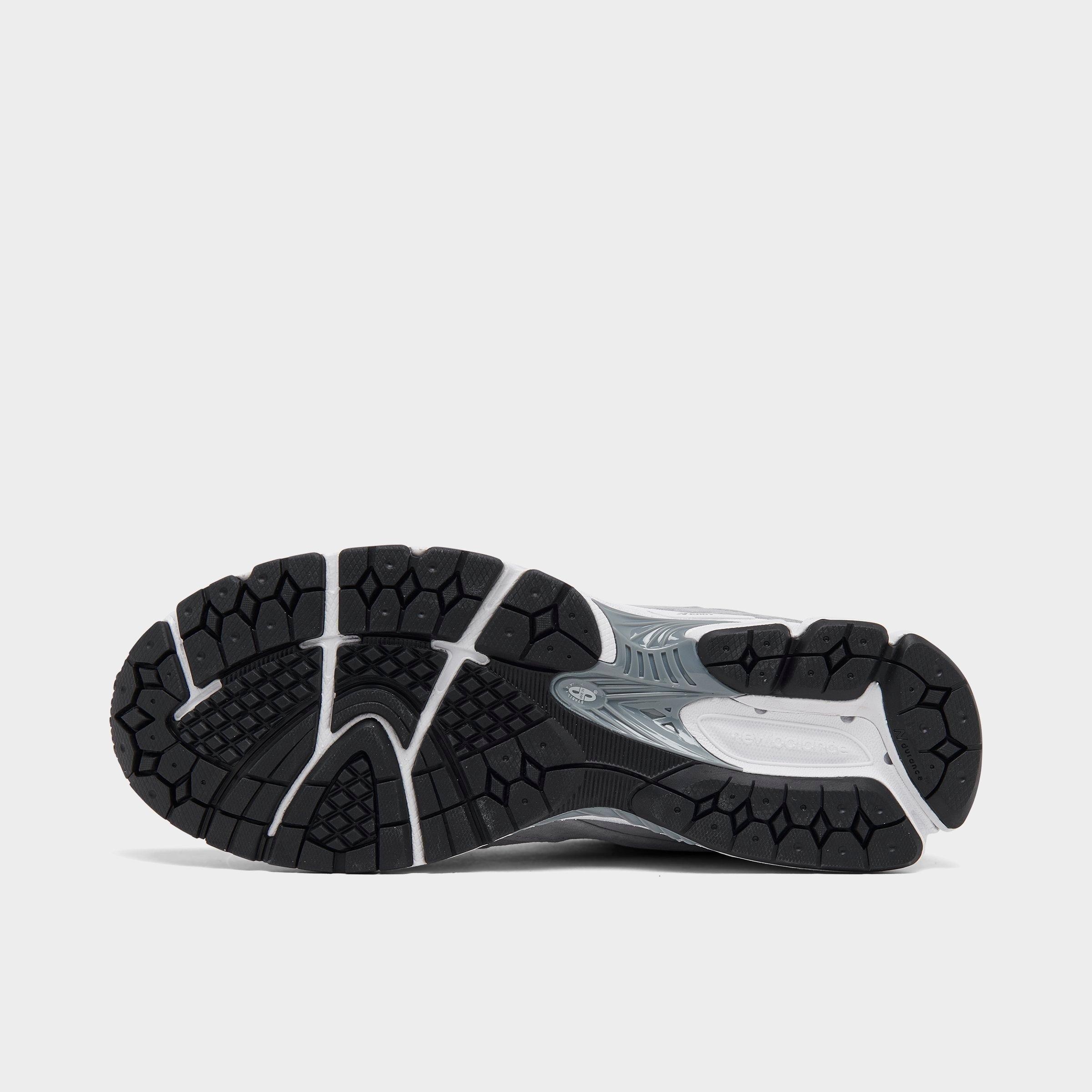 MEN'S NEW BALANCE 2002R CASUAL SHOES - 6