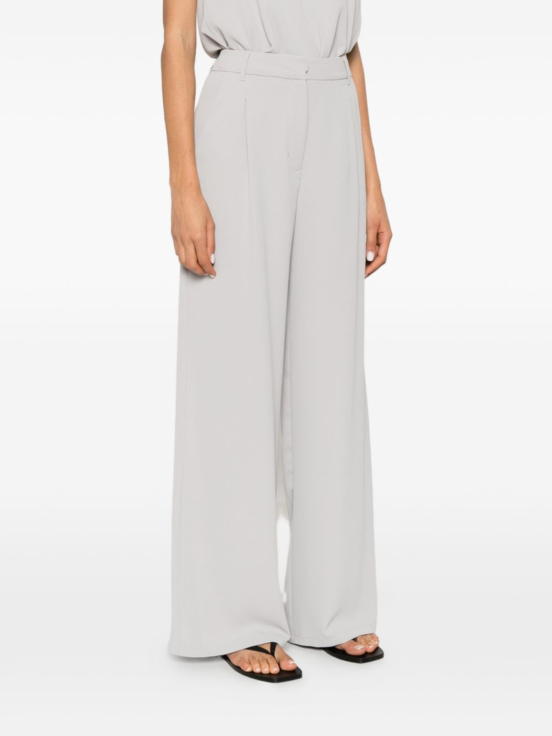 belt-loops trousers 3