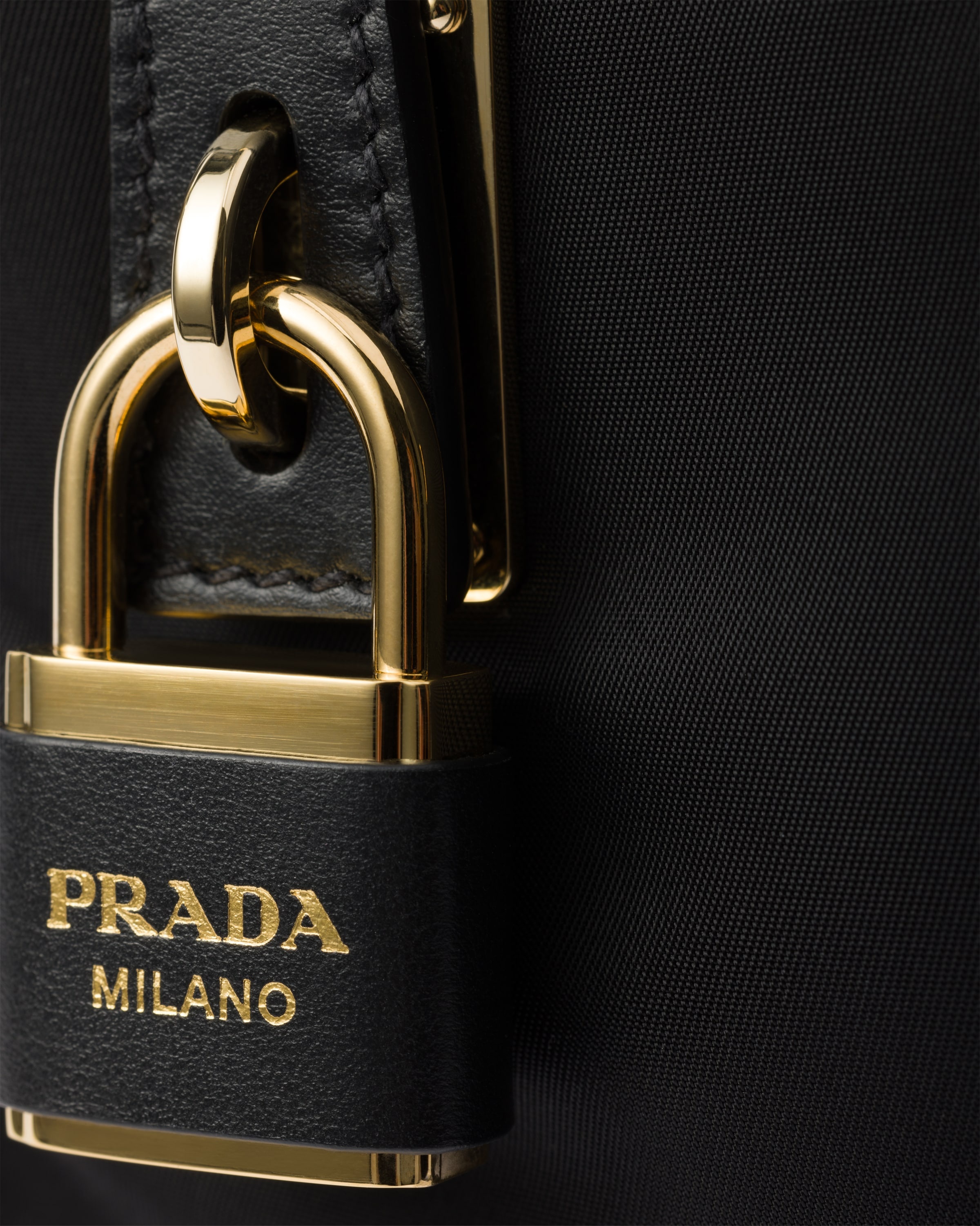 Small Re-Nylon and leather shoulder bag - 5