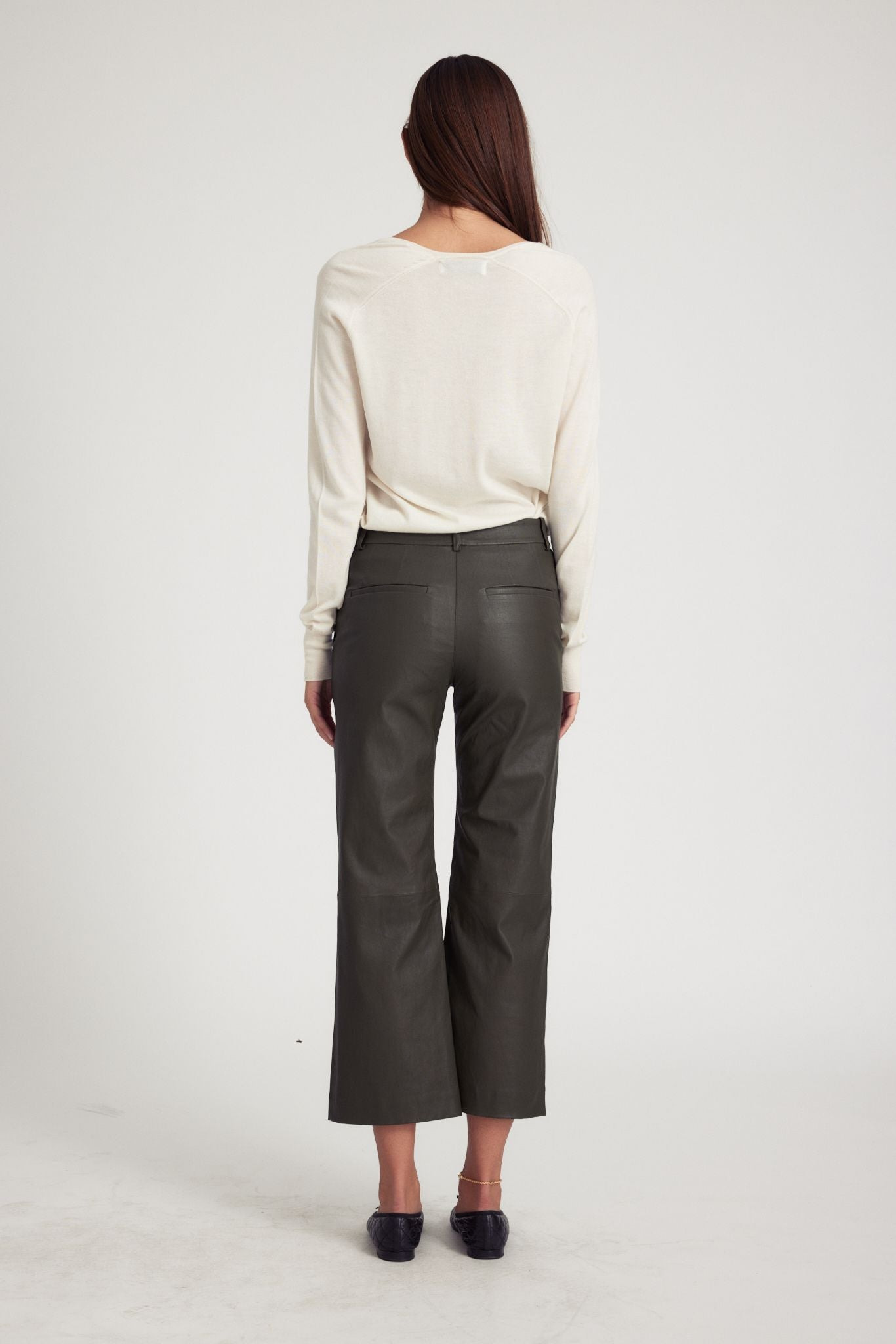 CHALK CASHMERE V-NECK SWEATER - 6