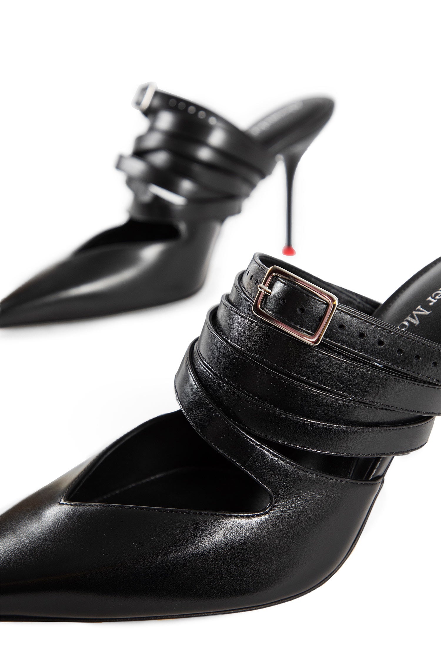 サンダル・ミュール alexander mcqueen FW24 Strap mules (797598WIFD7 1037) McQueen Leather sandals for Men | Online Sale up to 60% off