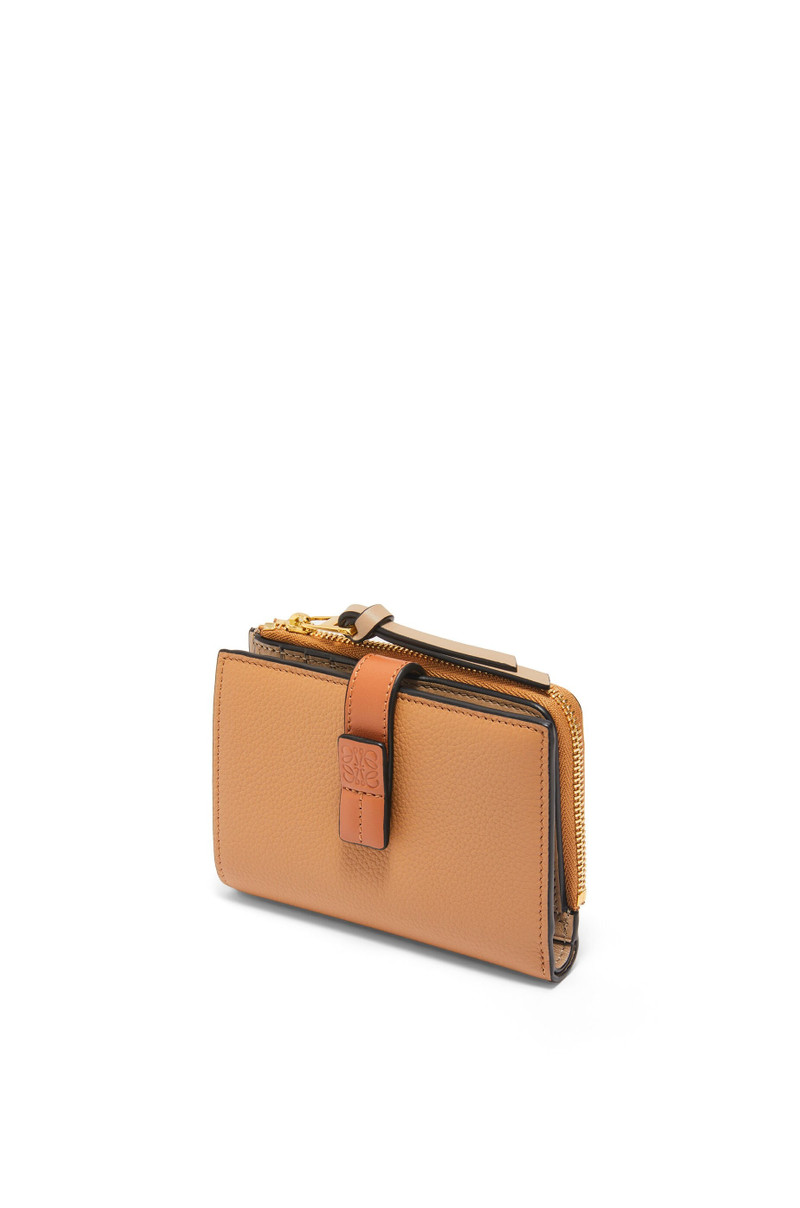 Slim compact wallet in soft grained calfskin 4