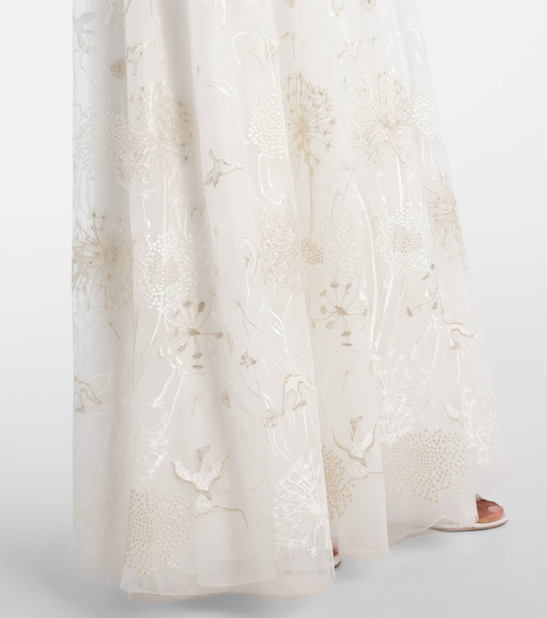 Bridal embroidered gown - 5
