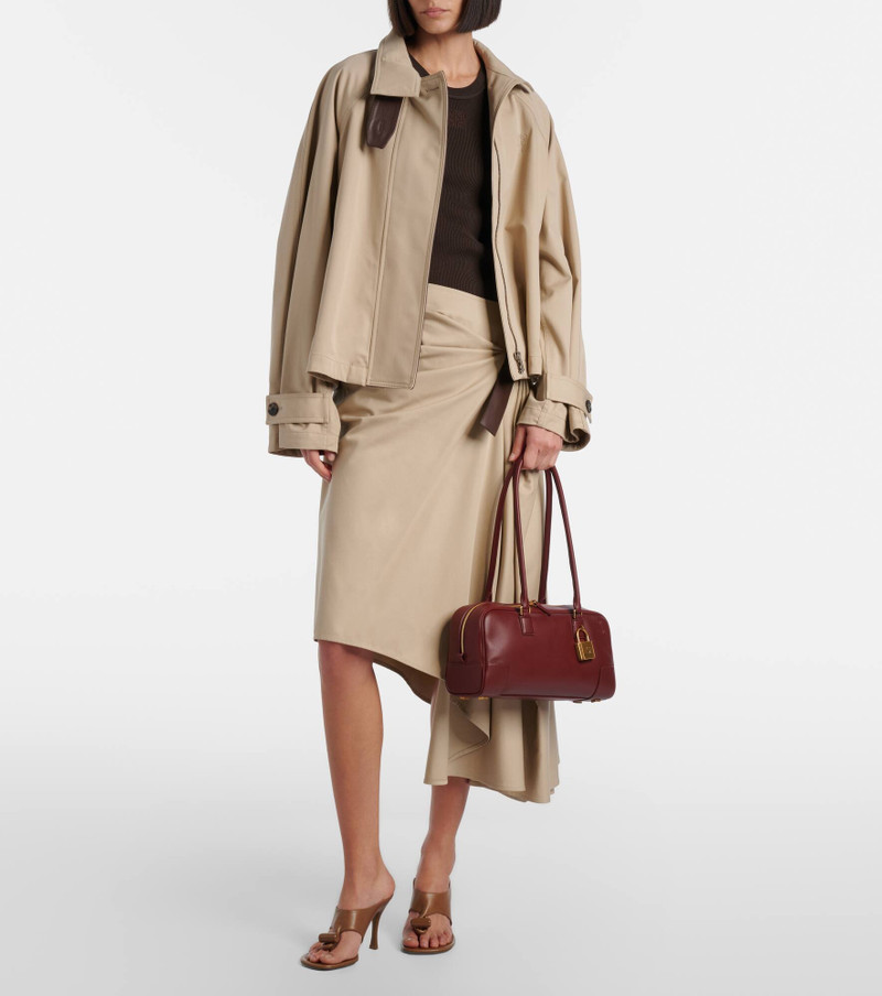 Loewe Amazona 31 leather shoulder bag outlook