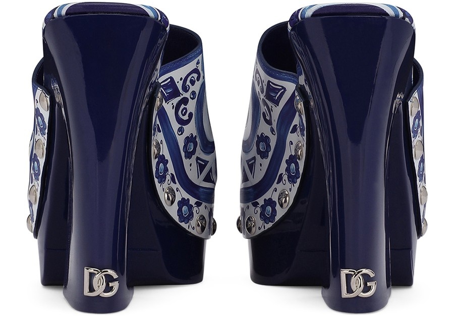 Majolica-print polished calfskin clogs - 3