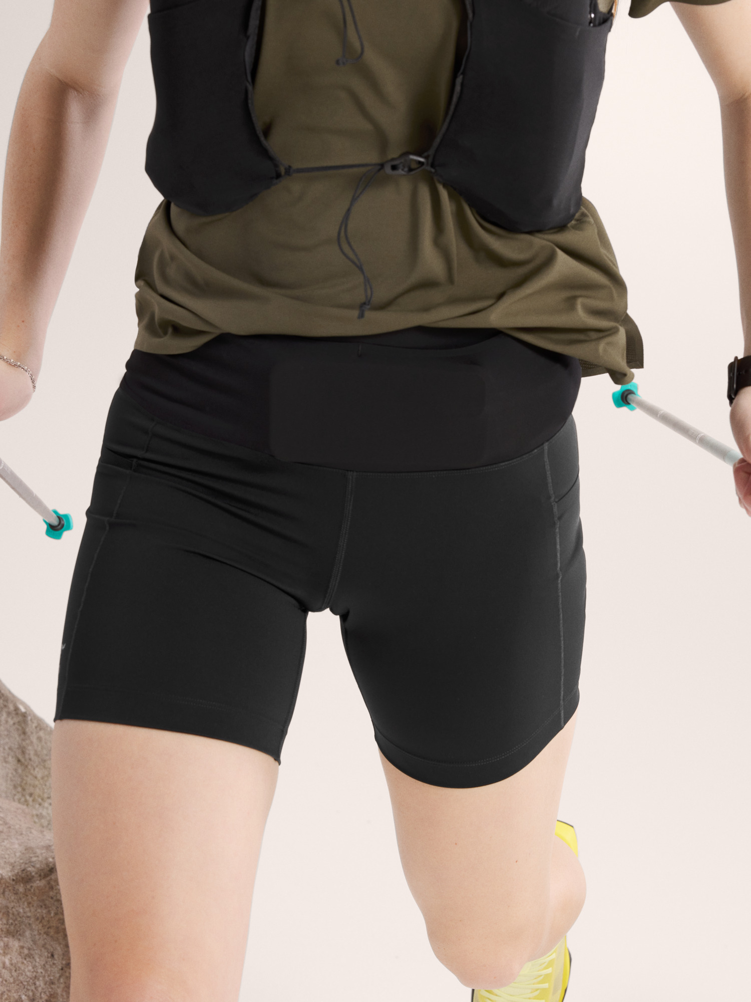 Essent High-Rise Utility Short 6" - 3