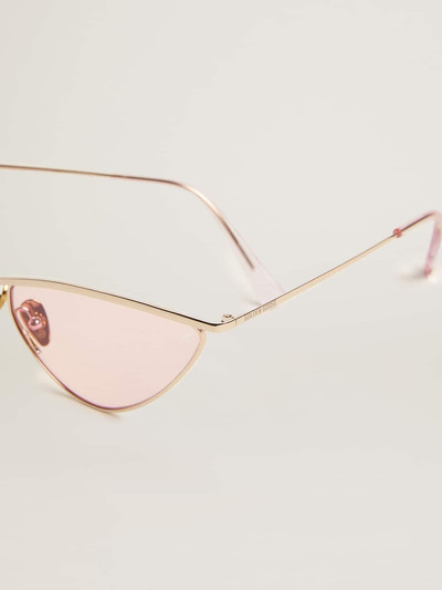 Golden Goose Sunframe cat-eye style with pink frame and lenses outlook