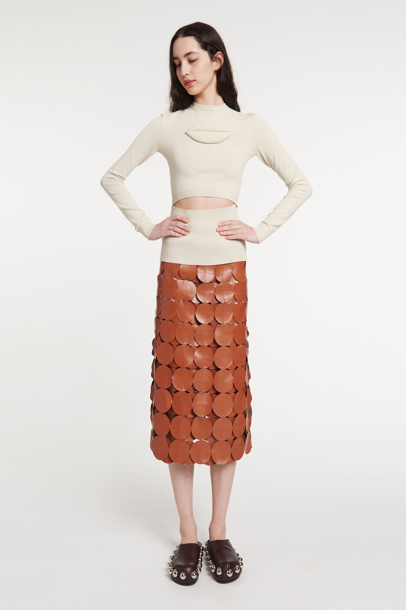 KNIT TOP FRONT WAIST LINE CUTOUT LIP APPLIQUÉ IVORY 2