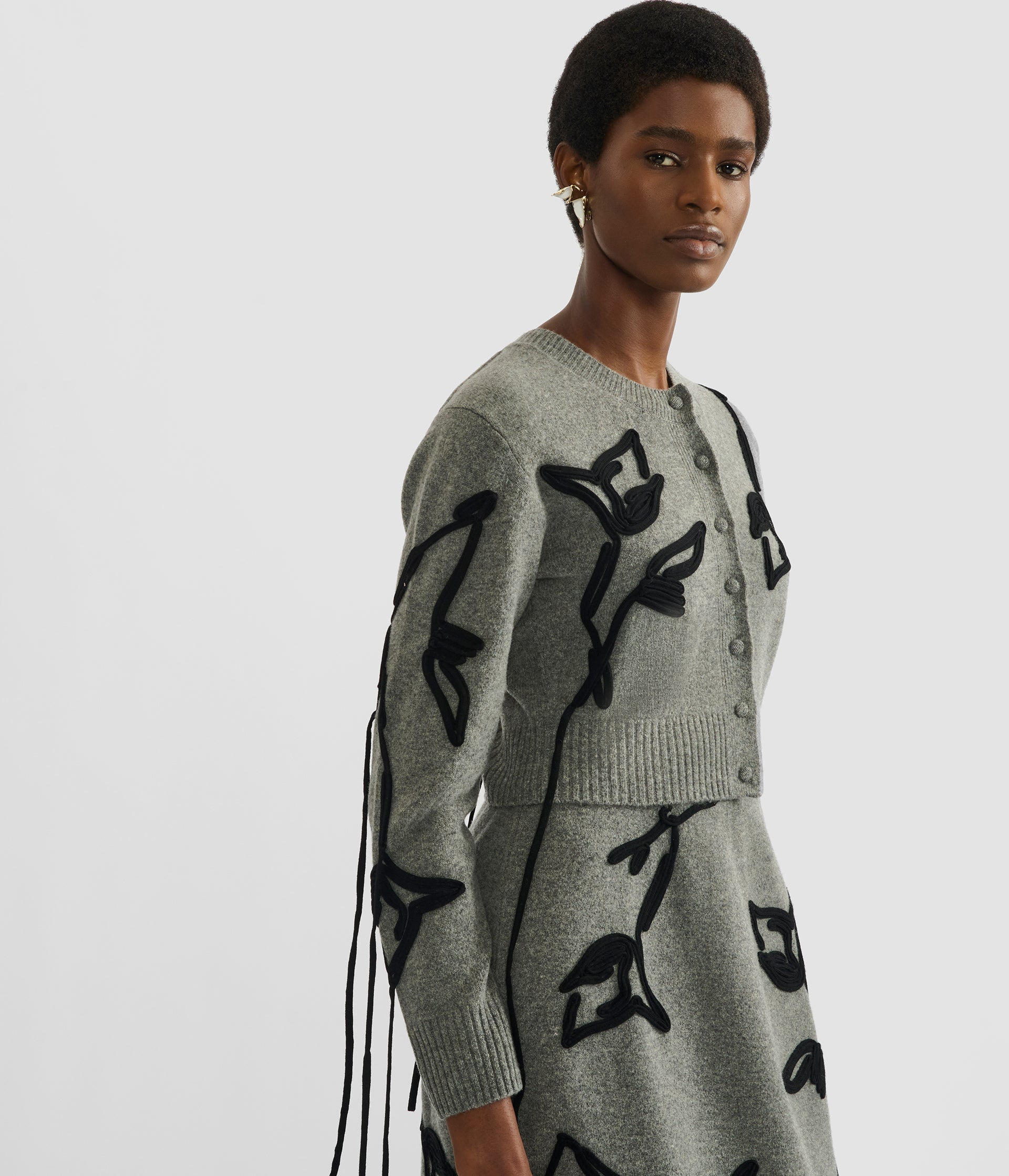 EMBROIDERED MERINO WOOL CROPPED CARDIGAN - 5