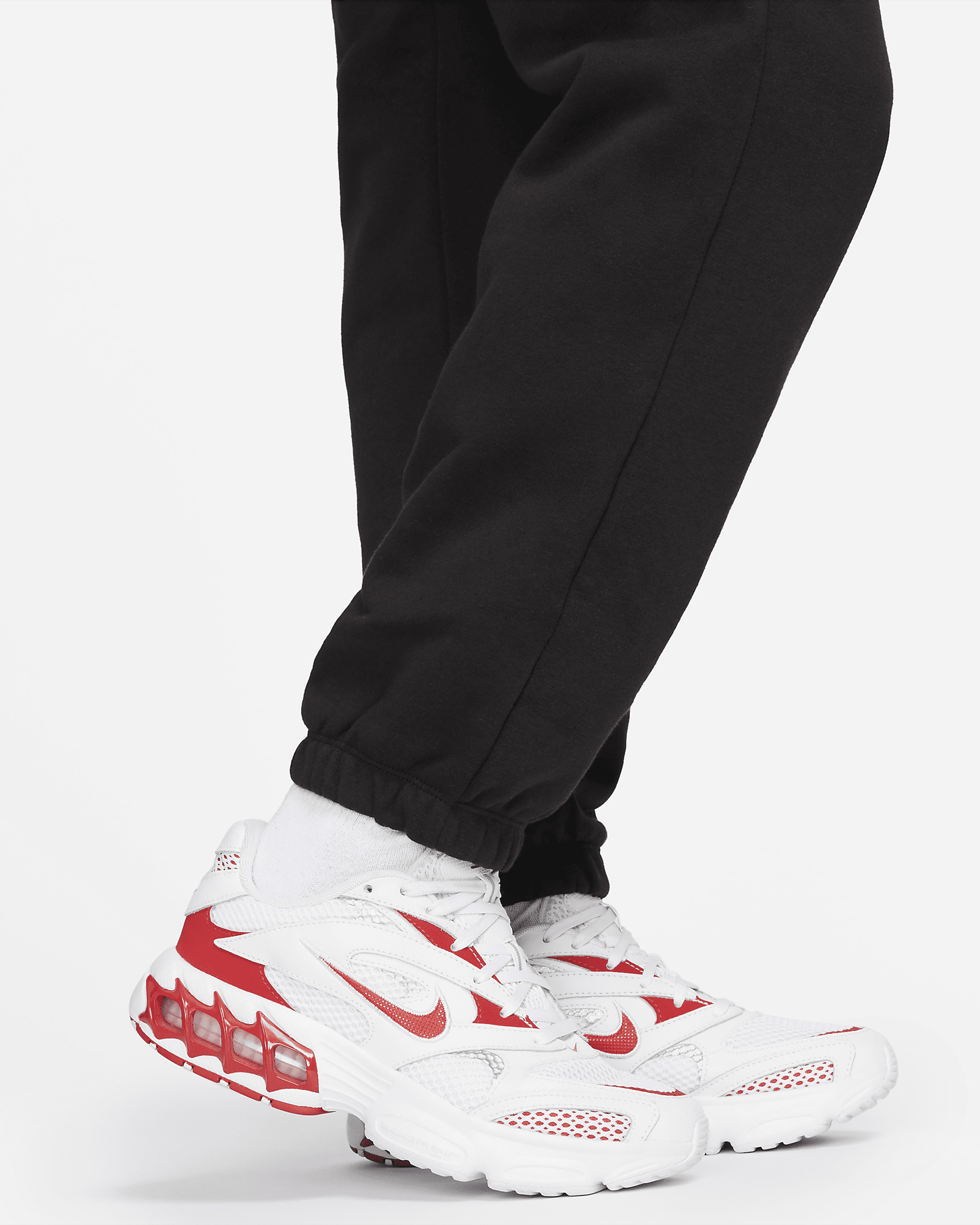 Nike Sportswear Club Fleece Women's Mid-Rise Oversized Cargo Sweatpants - 6
