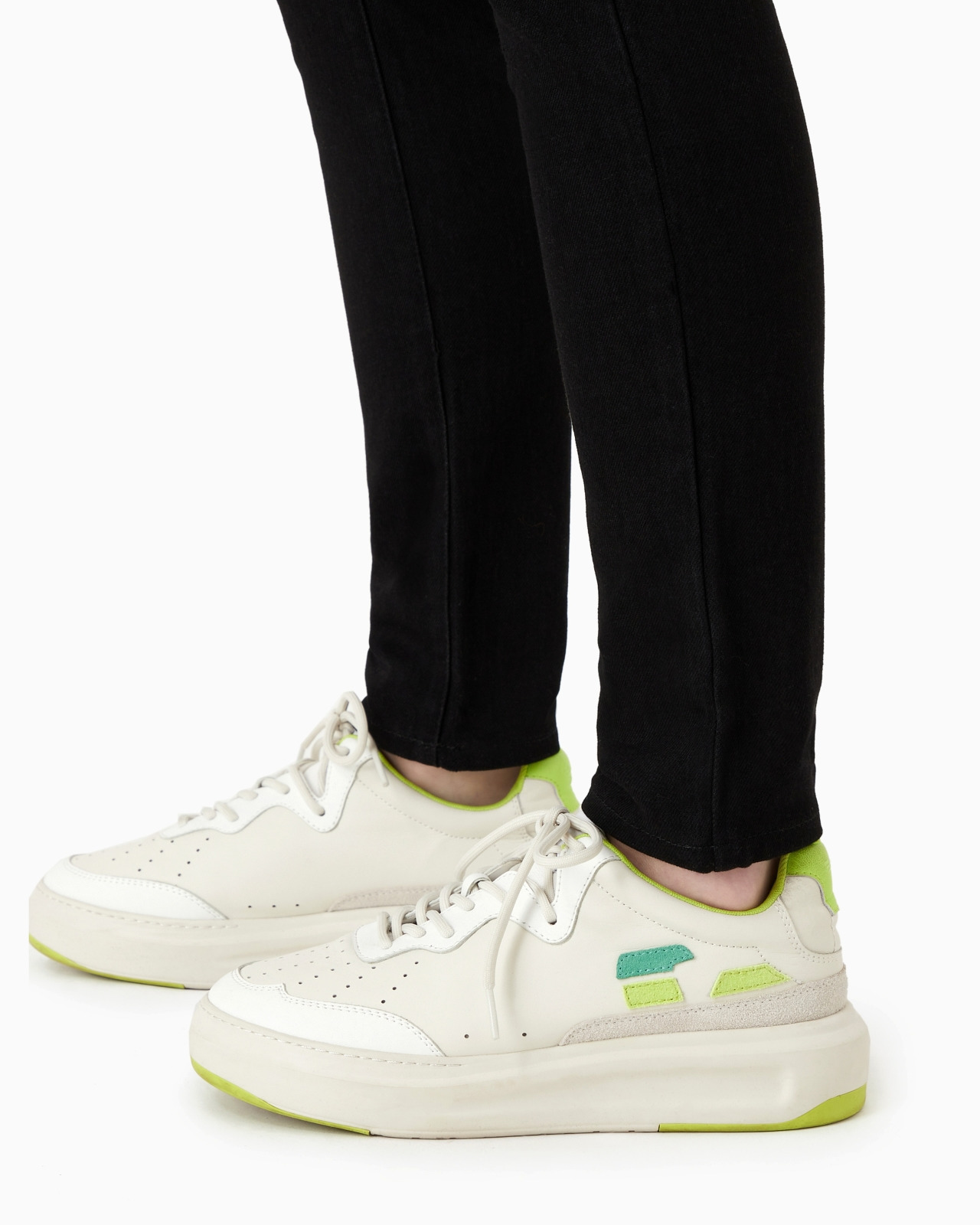 J20 High-waisted, super skinny-leg jeans in rinsed comfort denim - 6