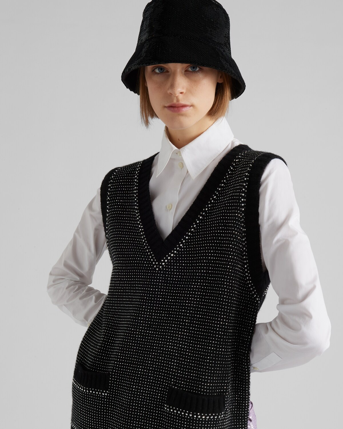 Rhinestone-studded cashmere vest - 3