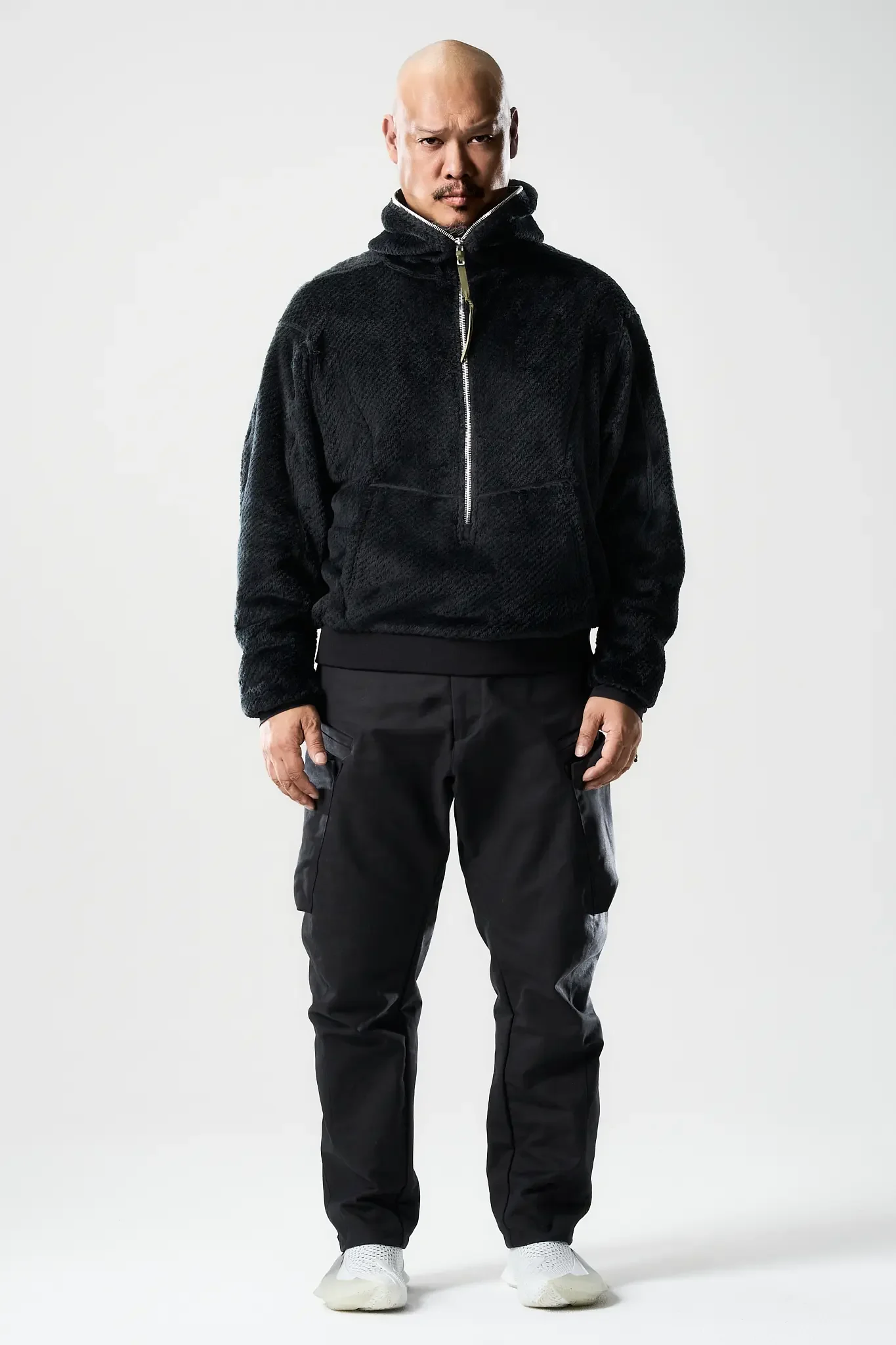 P37-KI Detached Entry Cargo Pocket Trouser Black - 1