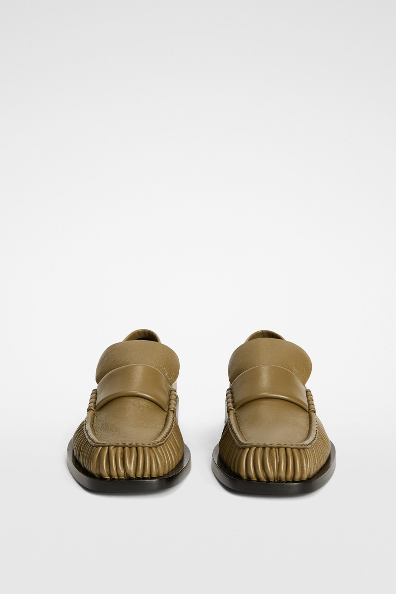 Loafer 3