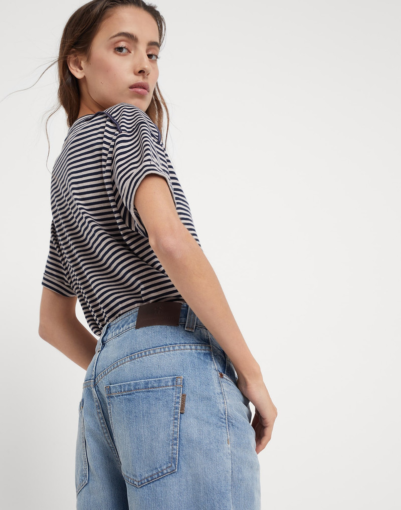 Authentic denim baggy trousers with shiny tab 3