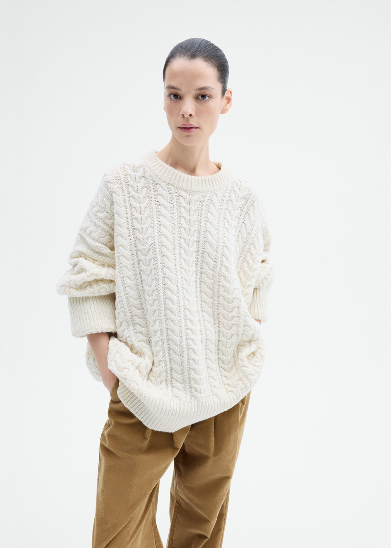 Cableknit Sweater in Wool Blend Yarn 3