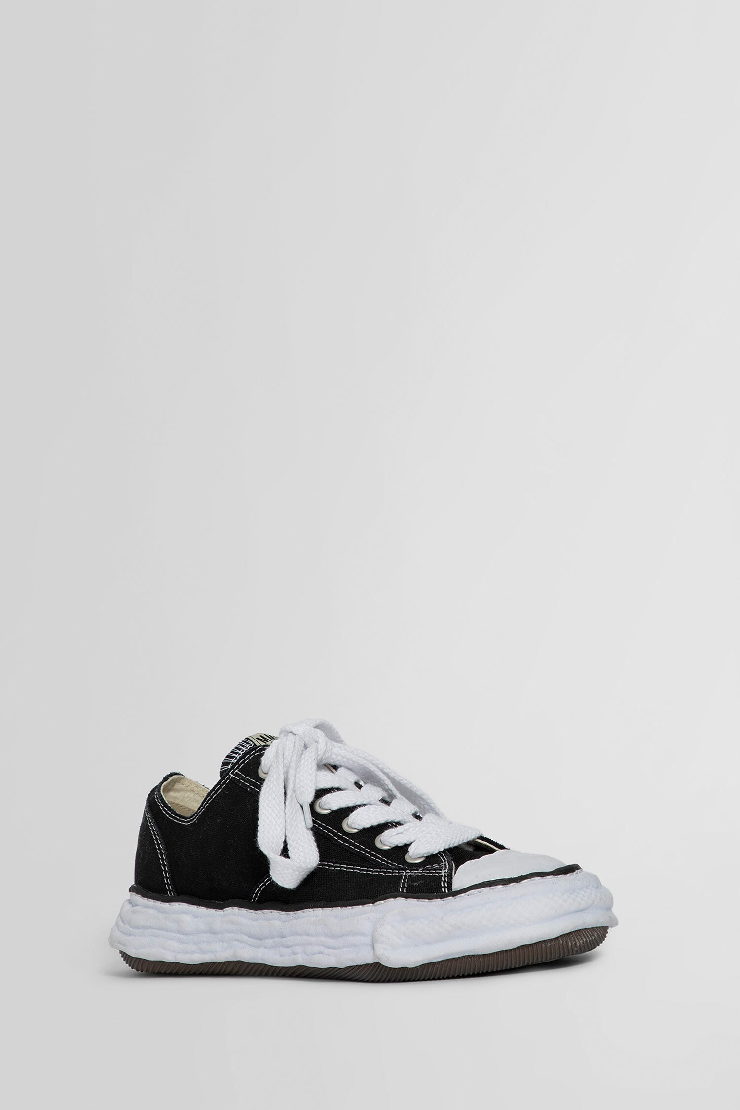 MAISON MIHARA YASUHIRO UNISEX BLACK SNEAKERS - 2