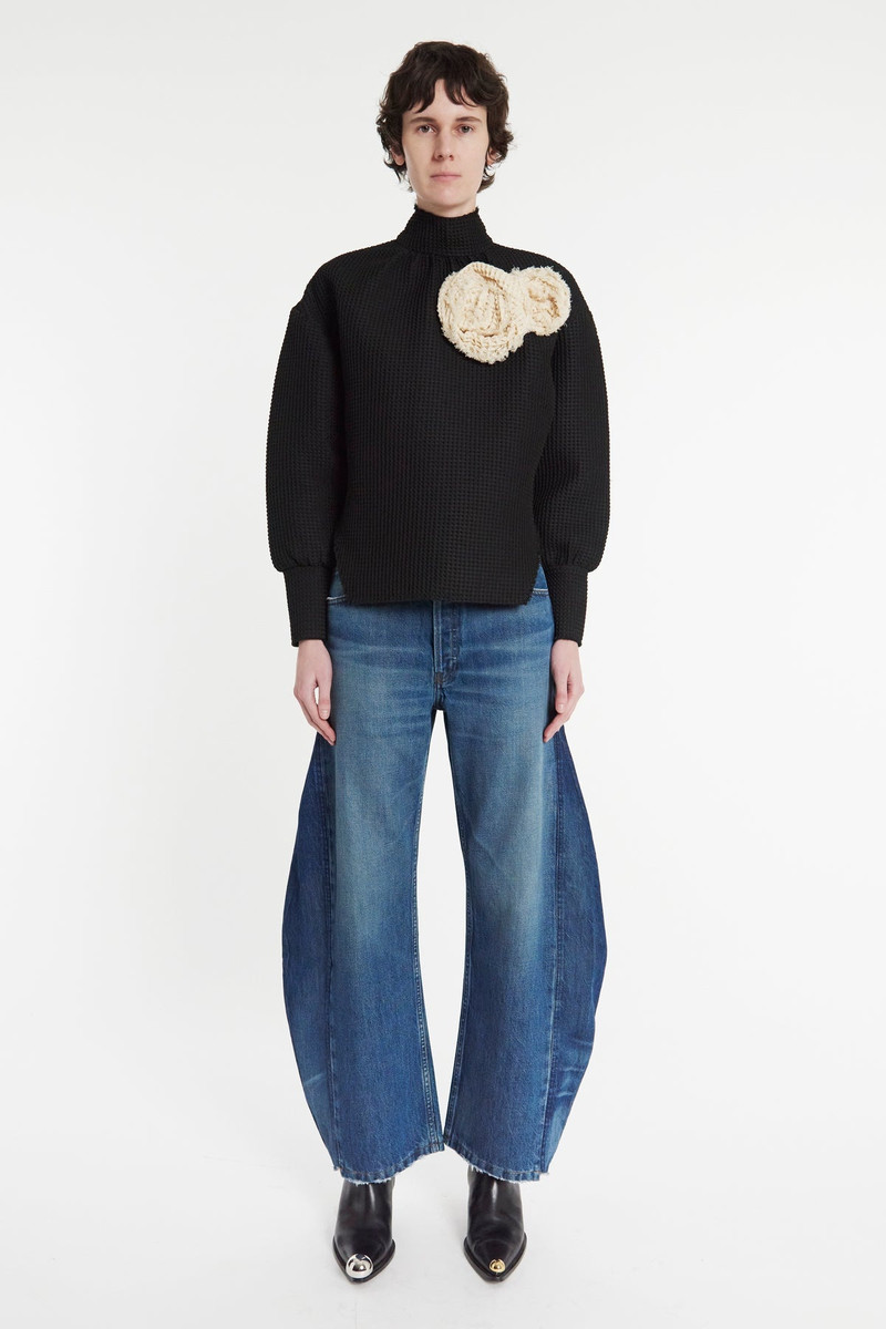 WAFFLE TEXTURE TOP WITH 3D FLOWERS BLACK 1