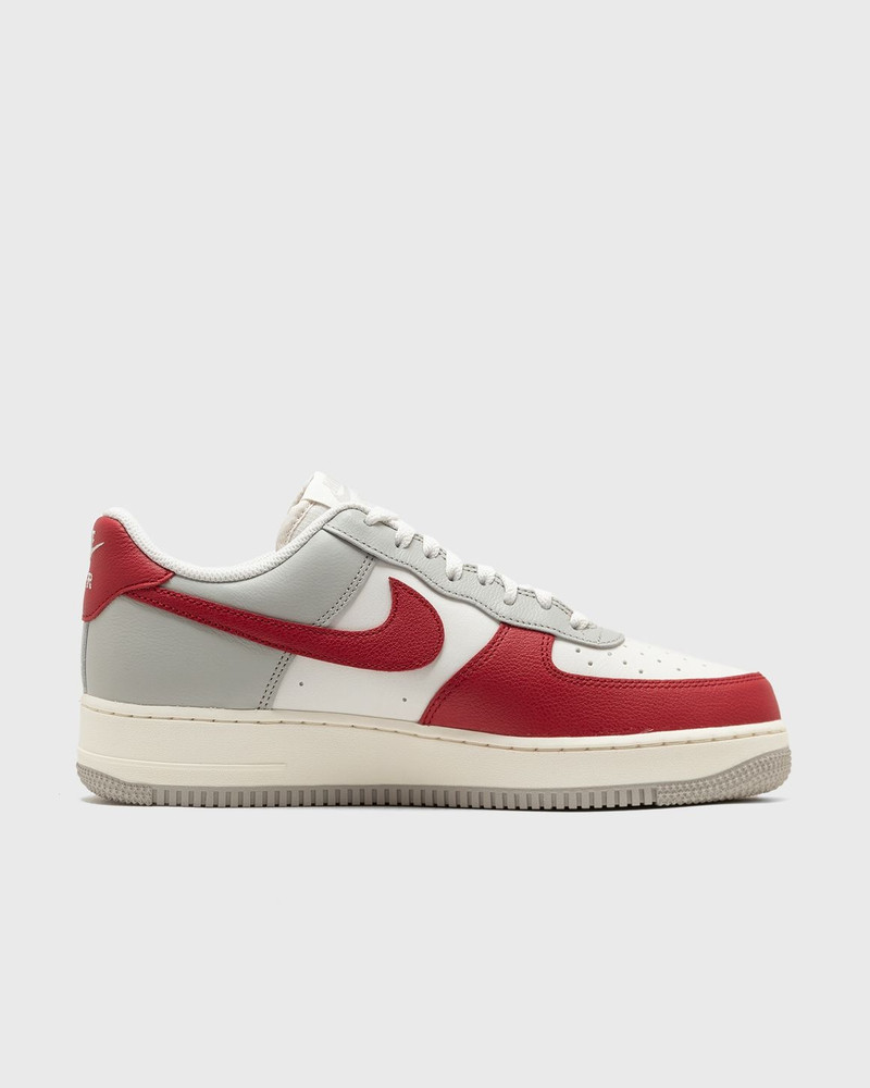 Nike AIR FORCE 1 '07 LV8 outlook