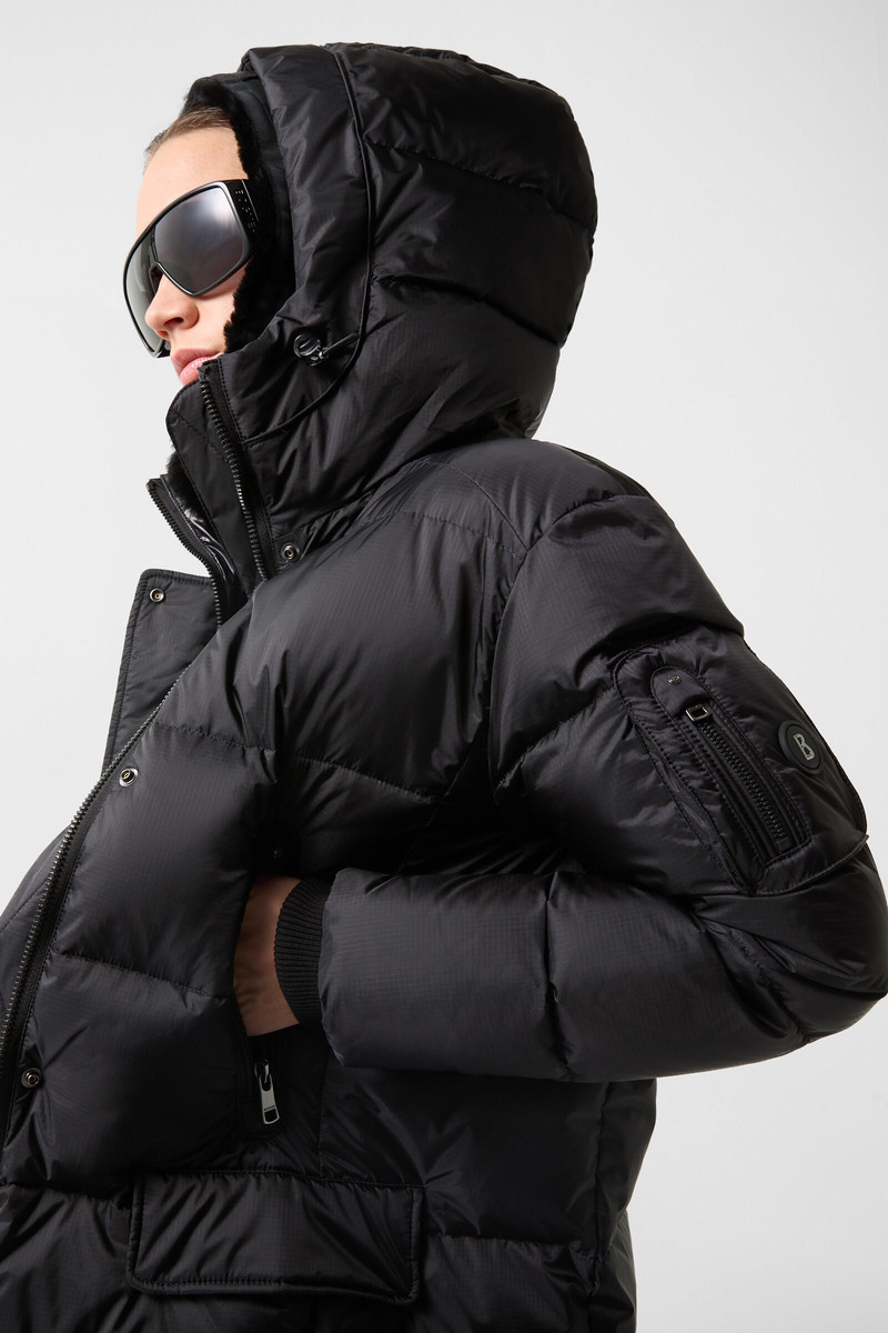 Jonna down coat in Black 3