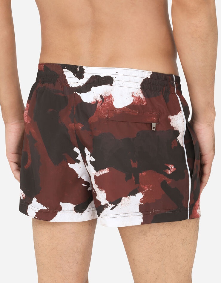 Short swim trunks with camouflage print - 5