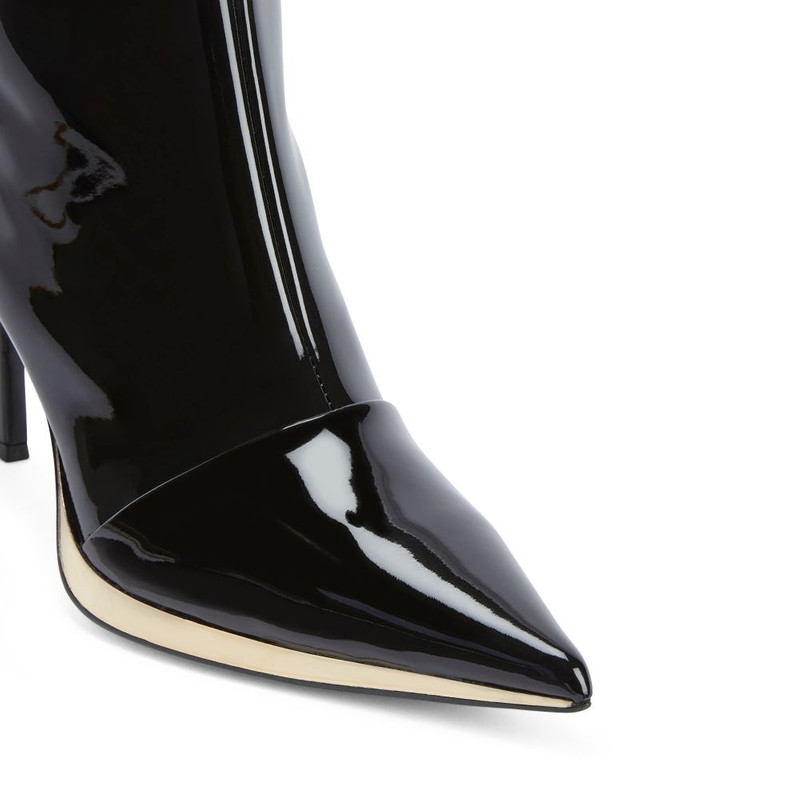 Virgyn Boot 5