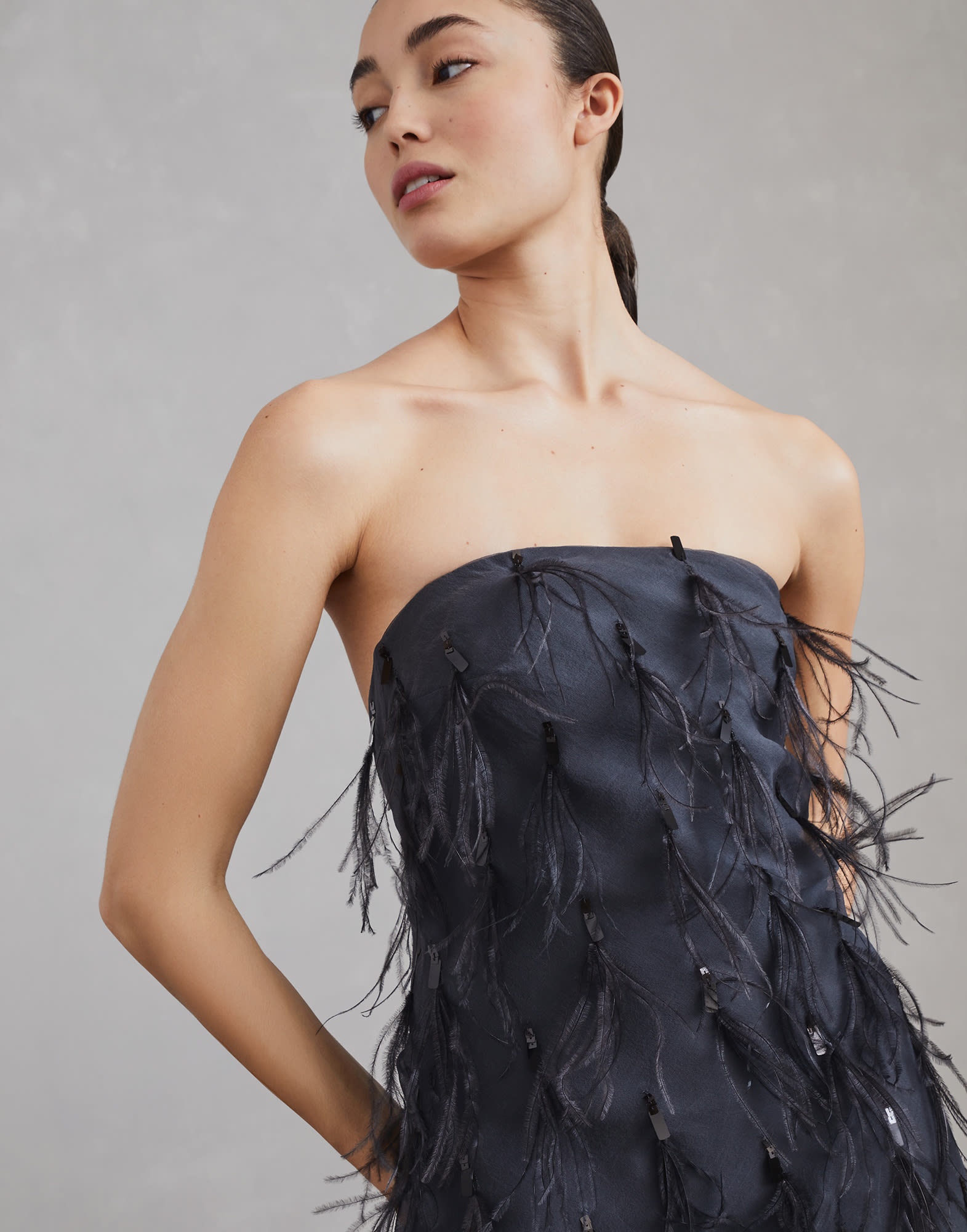Crispy silk mermaid dress with dazzling feather embroidery - 3