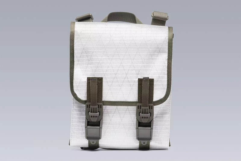 3A-2-WHT Interops Kompressionstasche 1