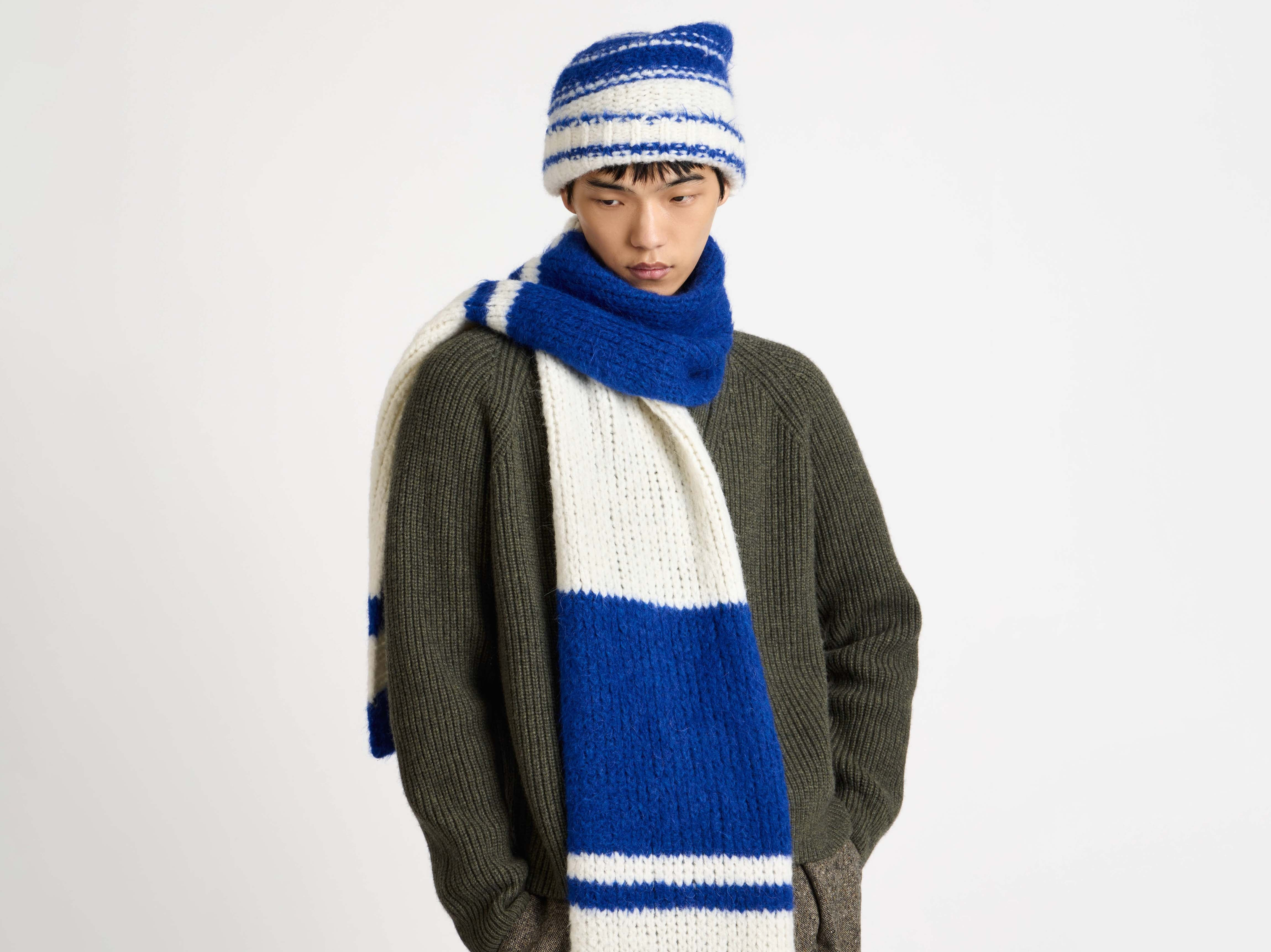 STRIPED BEANIE HAT IN ROYAL BLUE - 2