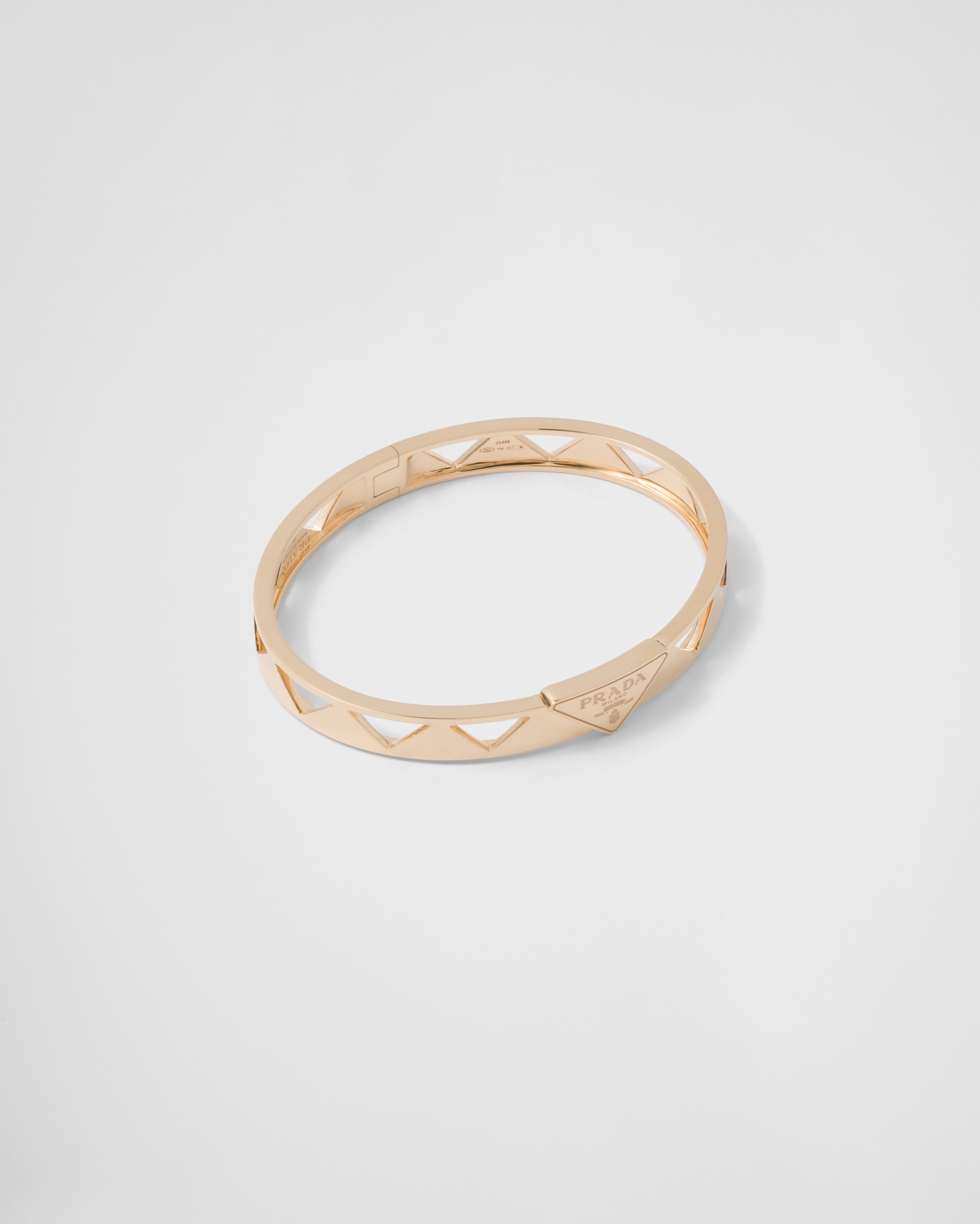 Eternal Gold cut-out bangle bracelet in yellow gold - 1