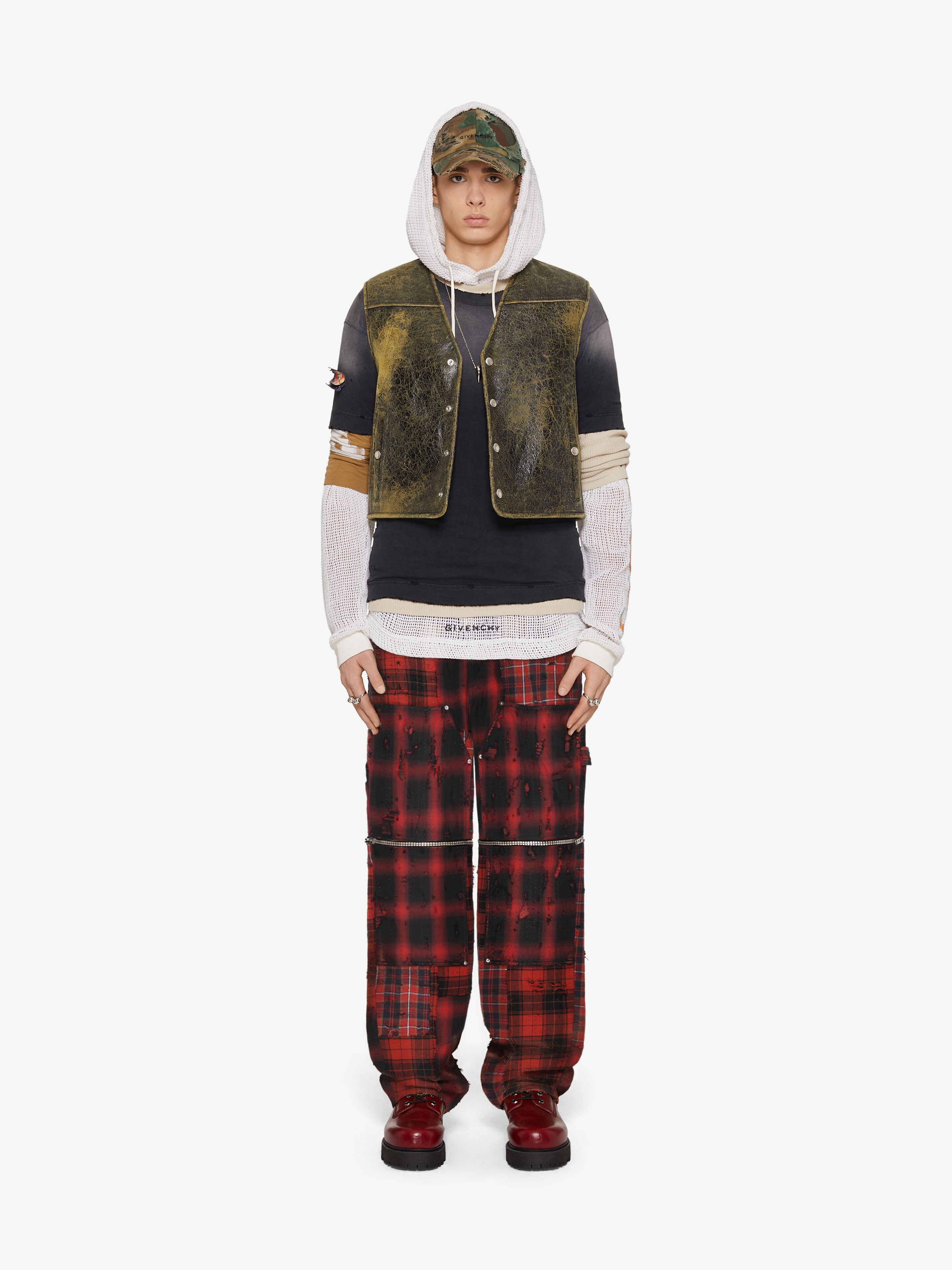 GIVENCHY ホタン付きテニムヘスト BW61A95Z1F 402DEEPBLUE GIVENCHY | EMBELLISHED DENIM JACKET