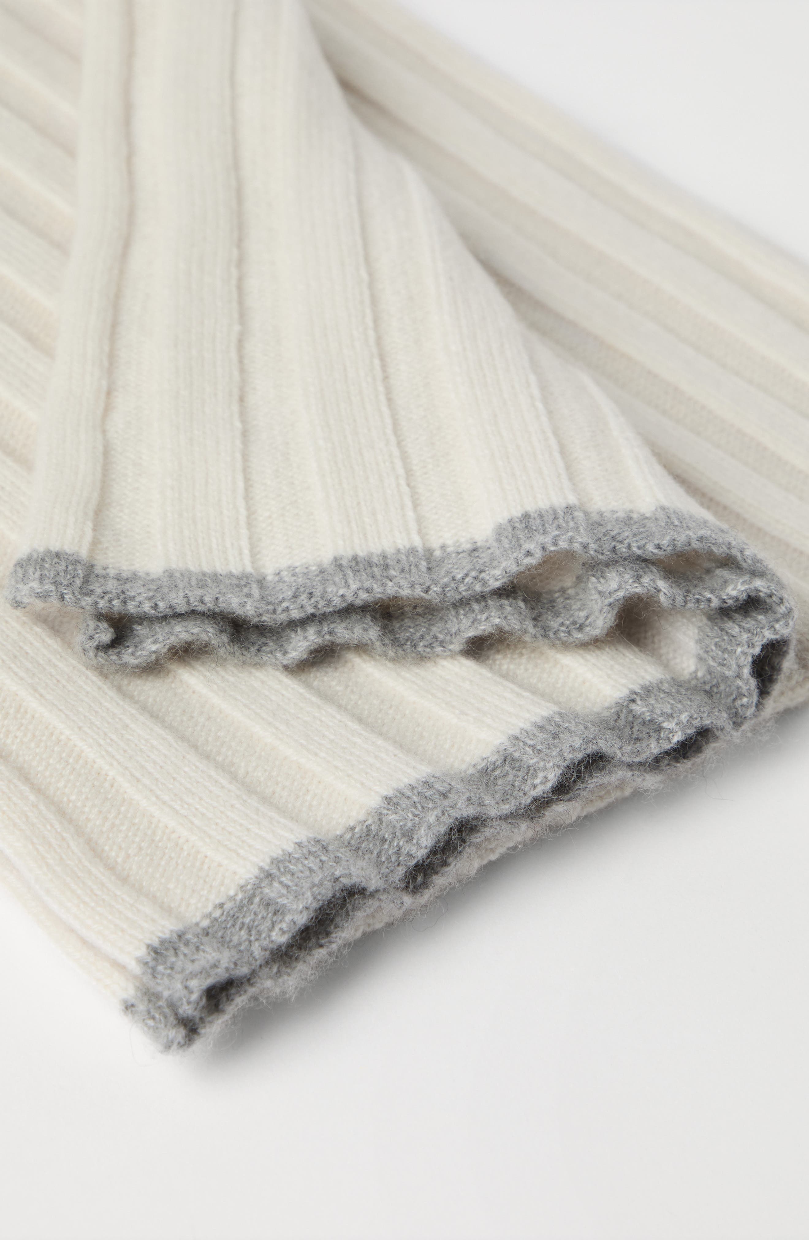 Brunello Cucinelli Cashmere scarf in Ecru at Nordstrom - 4